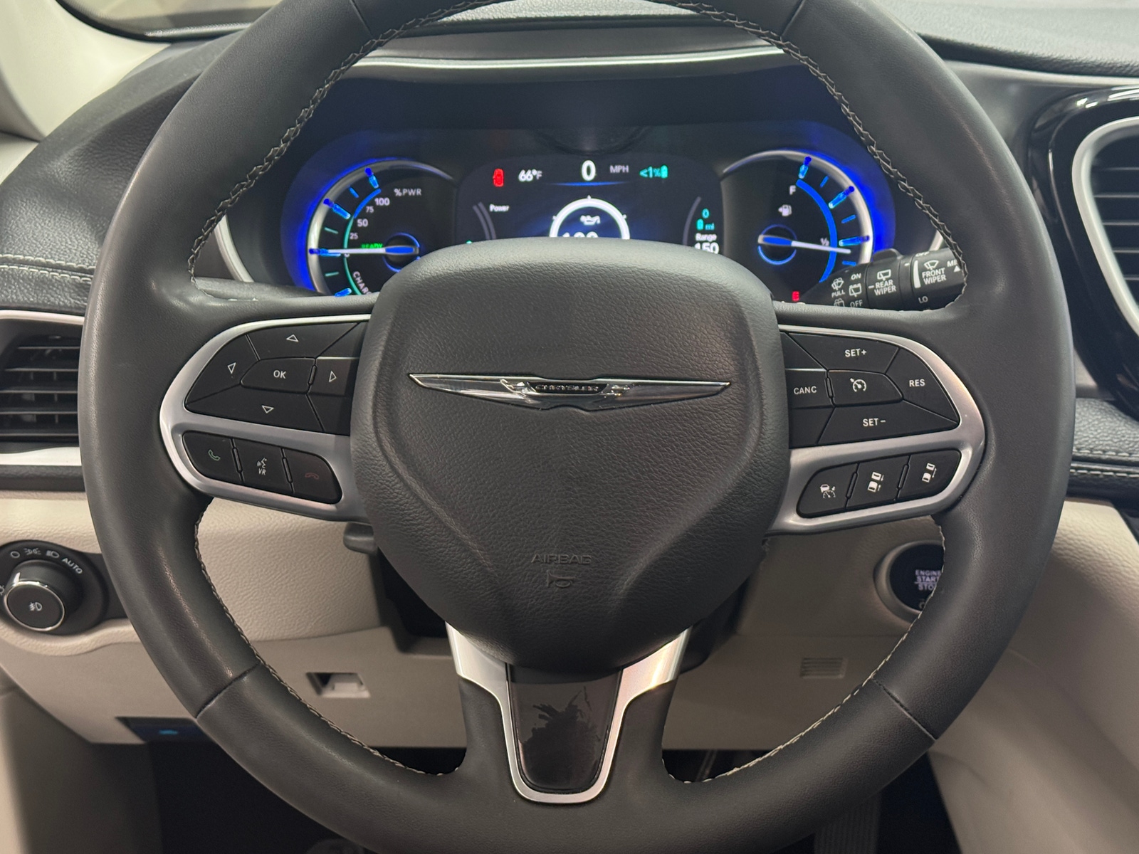 Thumbnail: 2024 Chrysler Pacifica - 4