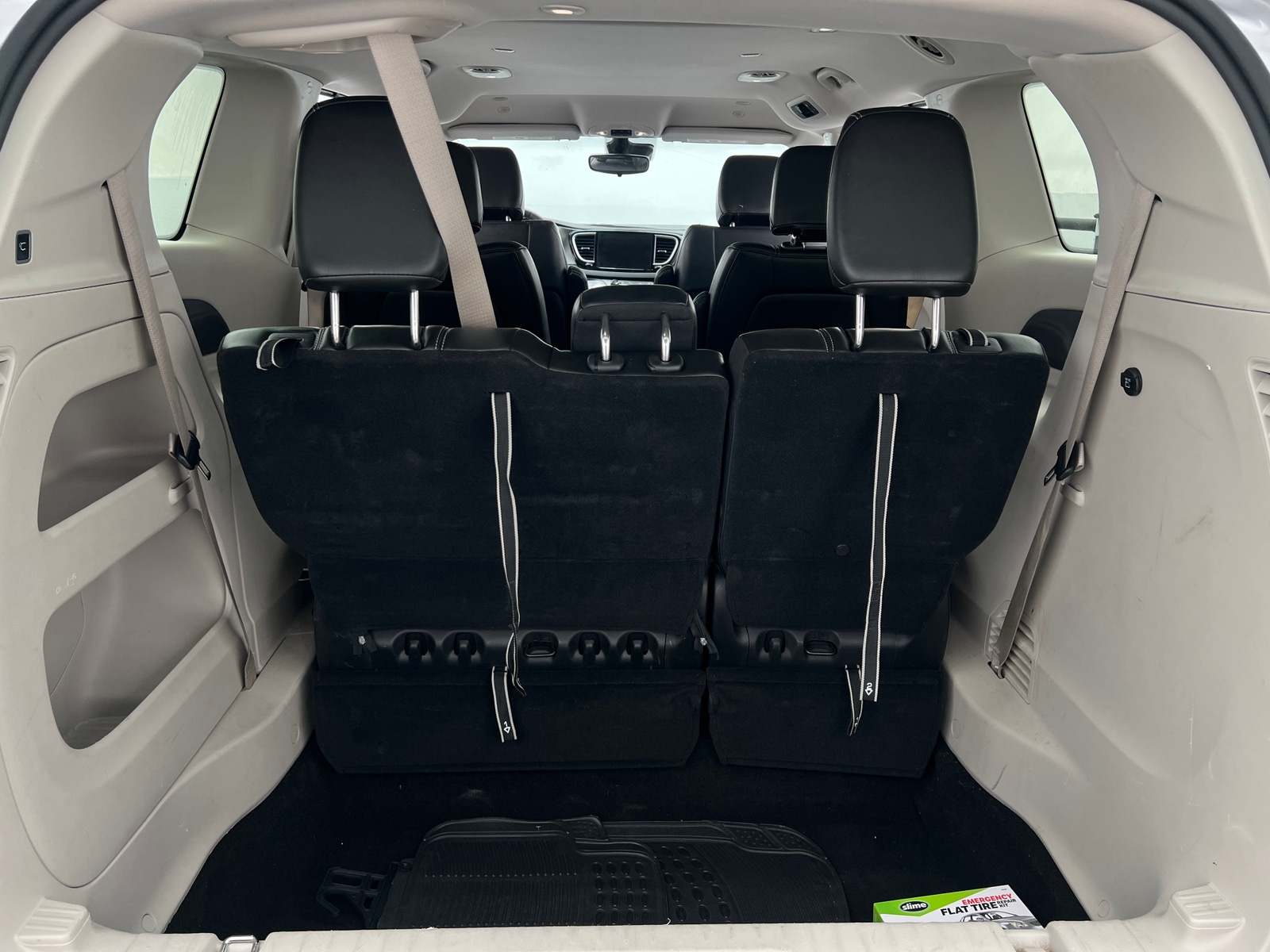 Thumbnail: 2024 Chrysler Pacifica - 6