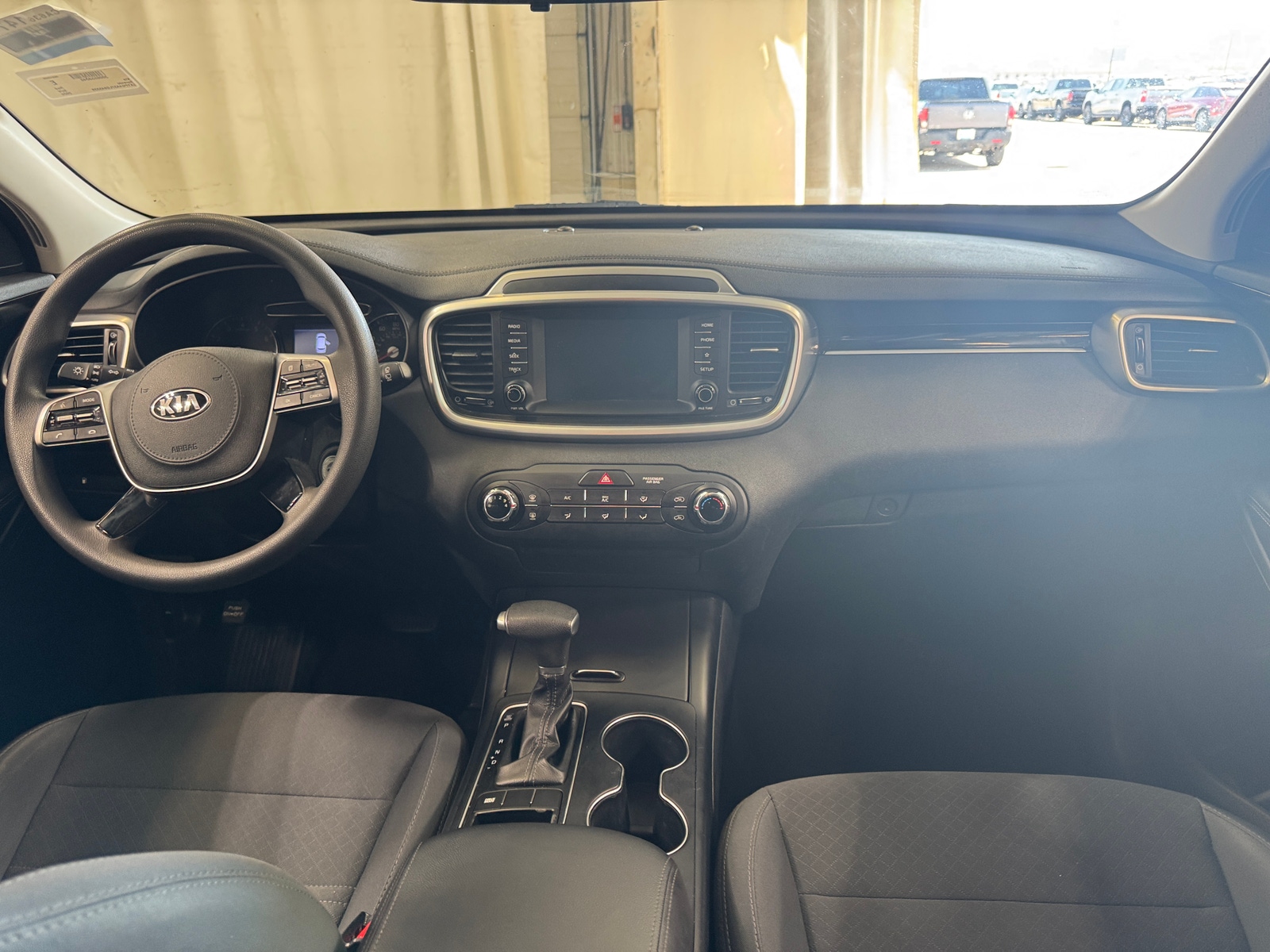 Thumbnail: 2020 Kia Sorento - 3