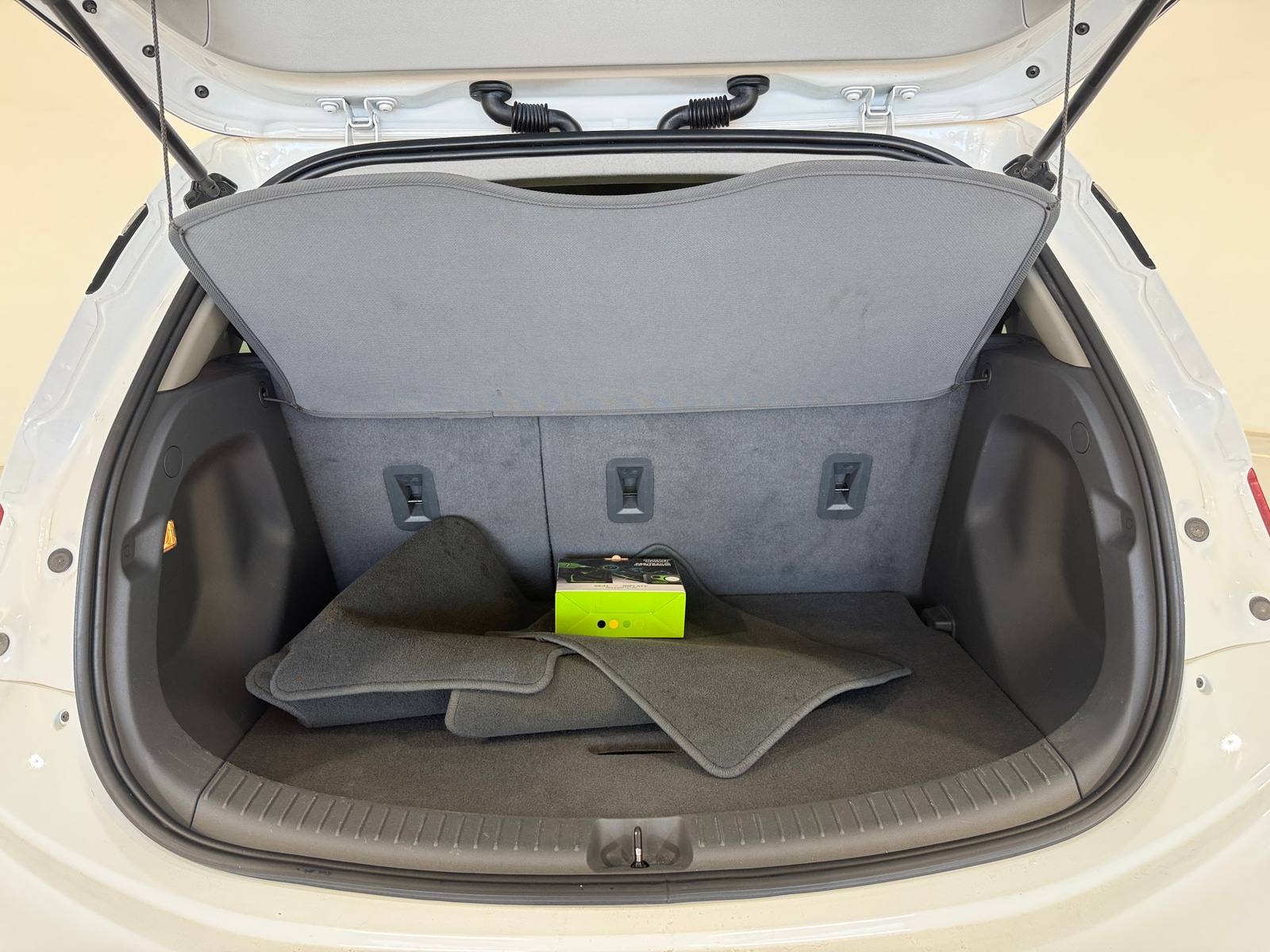 Thumbnail: 2021 Chevrolet Bolt EV - 6