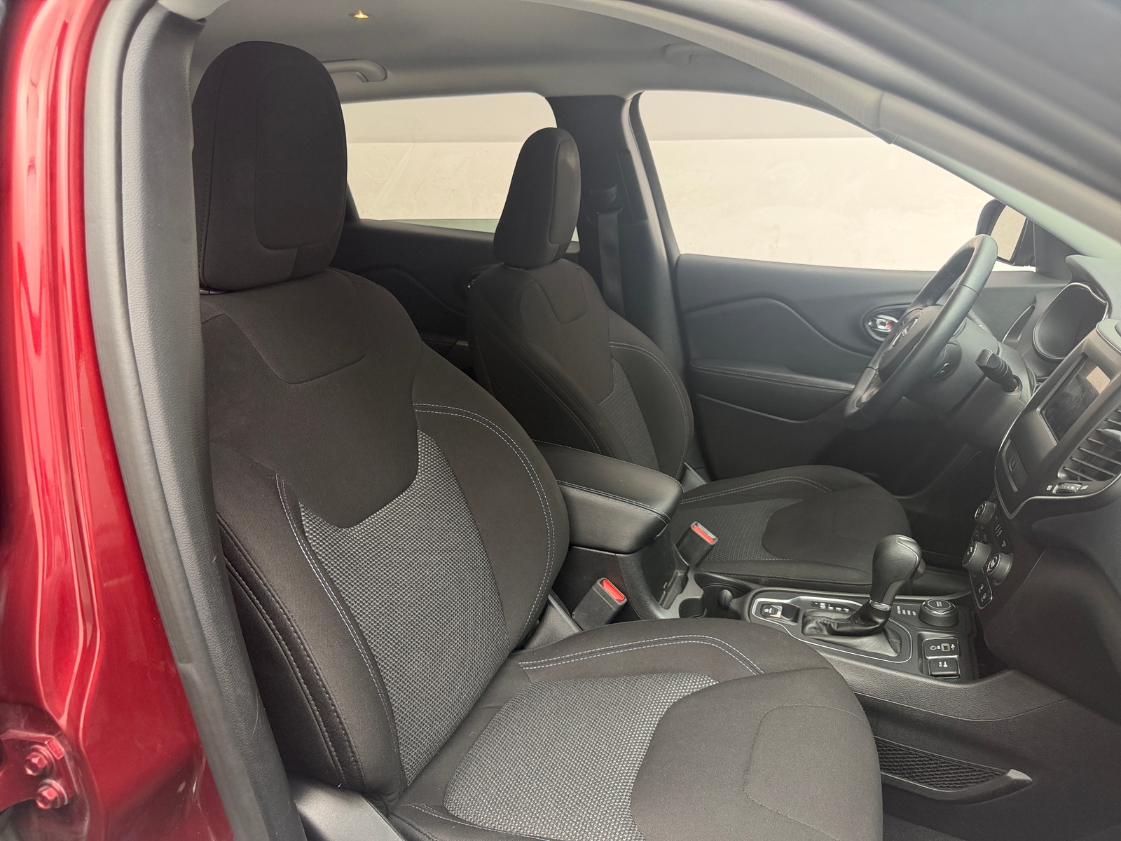 Thumbnail: 2019 Jeep Cherokee - 2