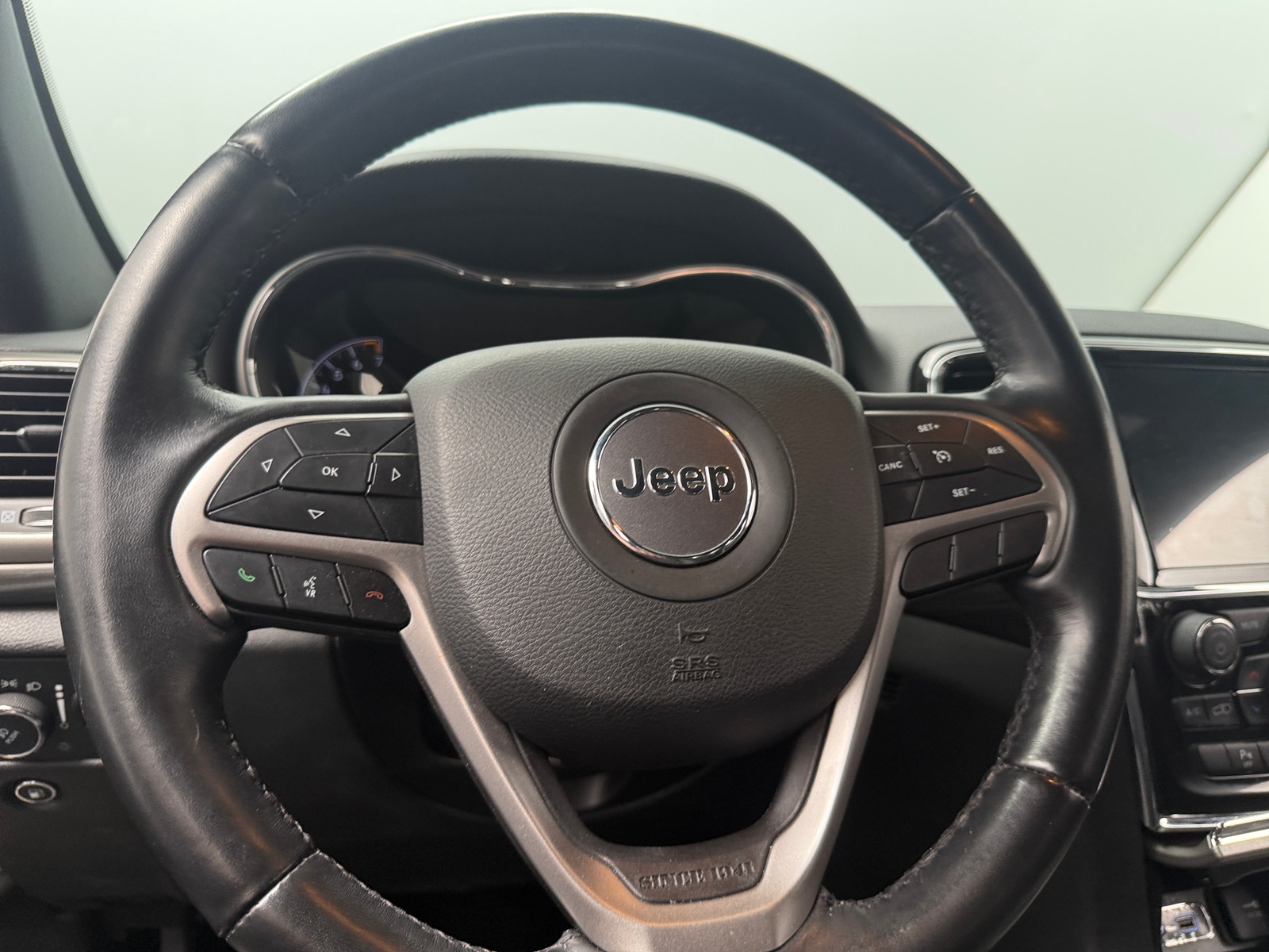 Thumbnail: 2022 Jeep Grand Cherokee - 4