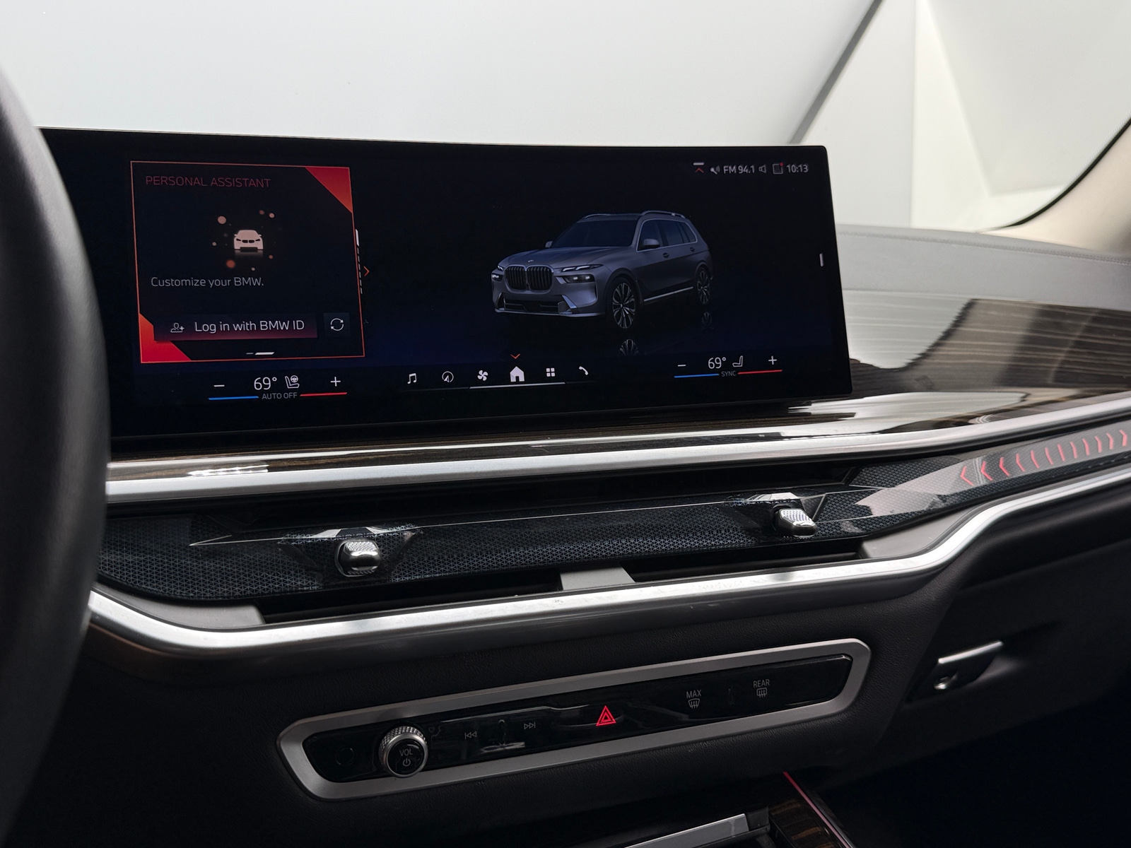 Thumbnail: 2025 BMW X7 - 3