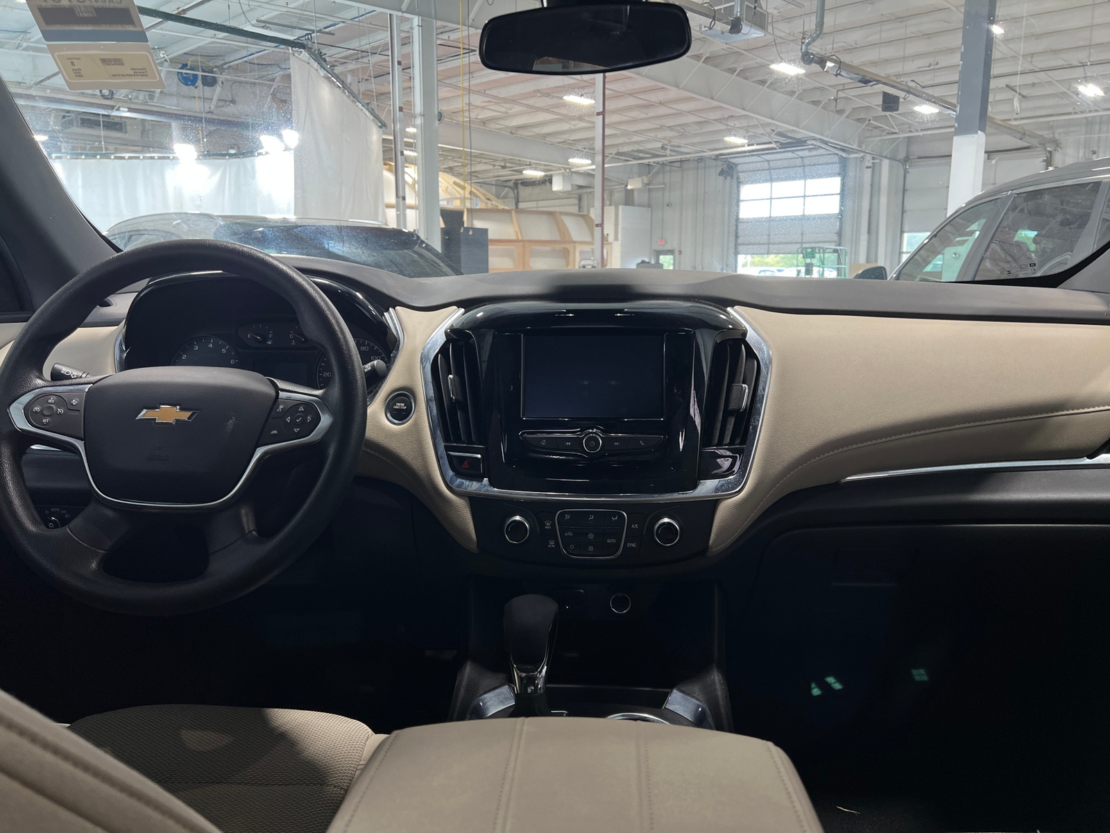 Thumbnail: 2023 Chevrolet Traverse - 3