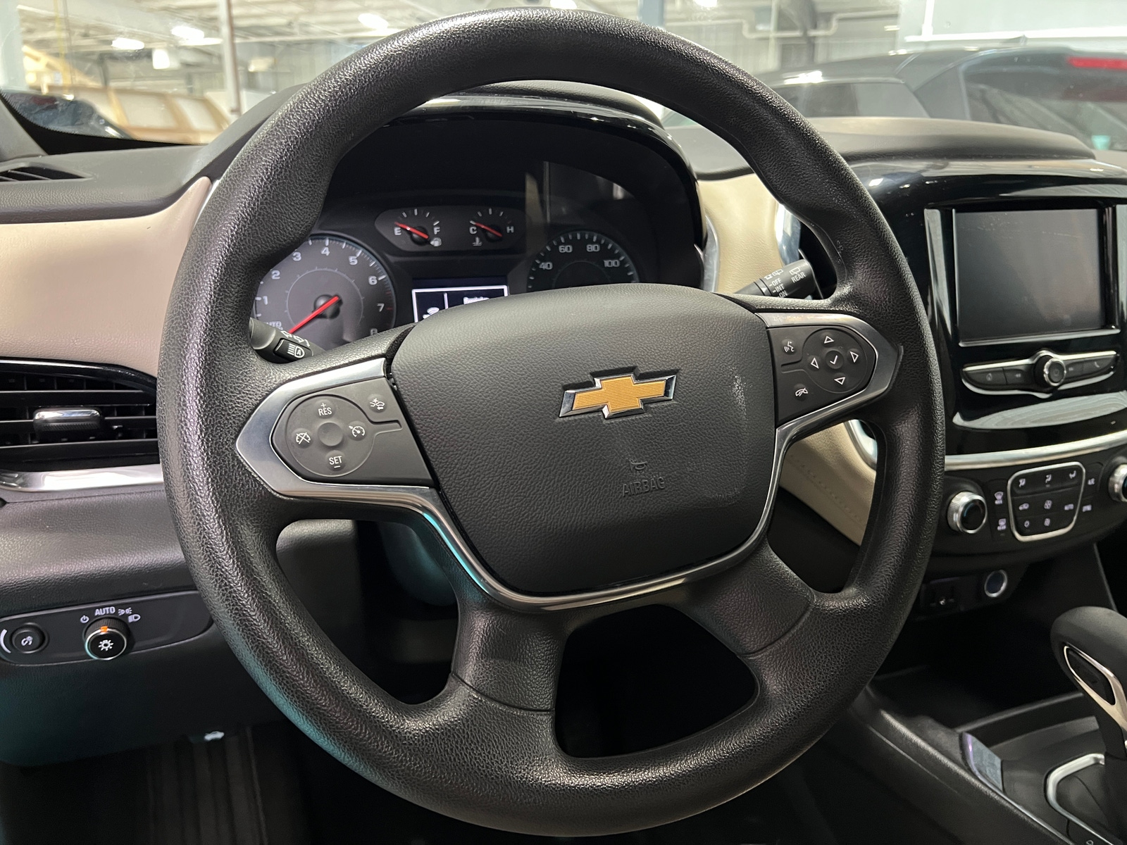 Thumbnail: 2023 Chevrolet Traverse - 5