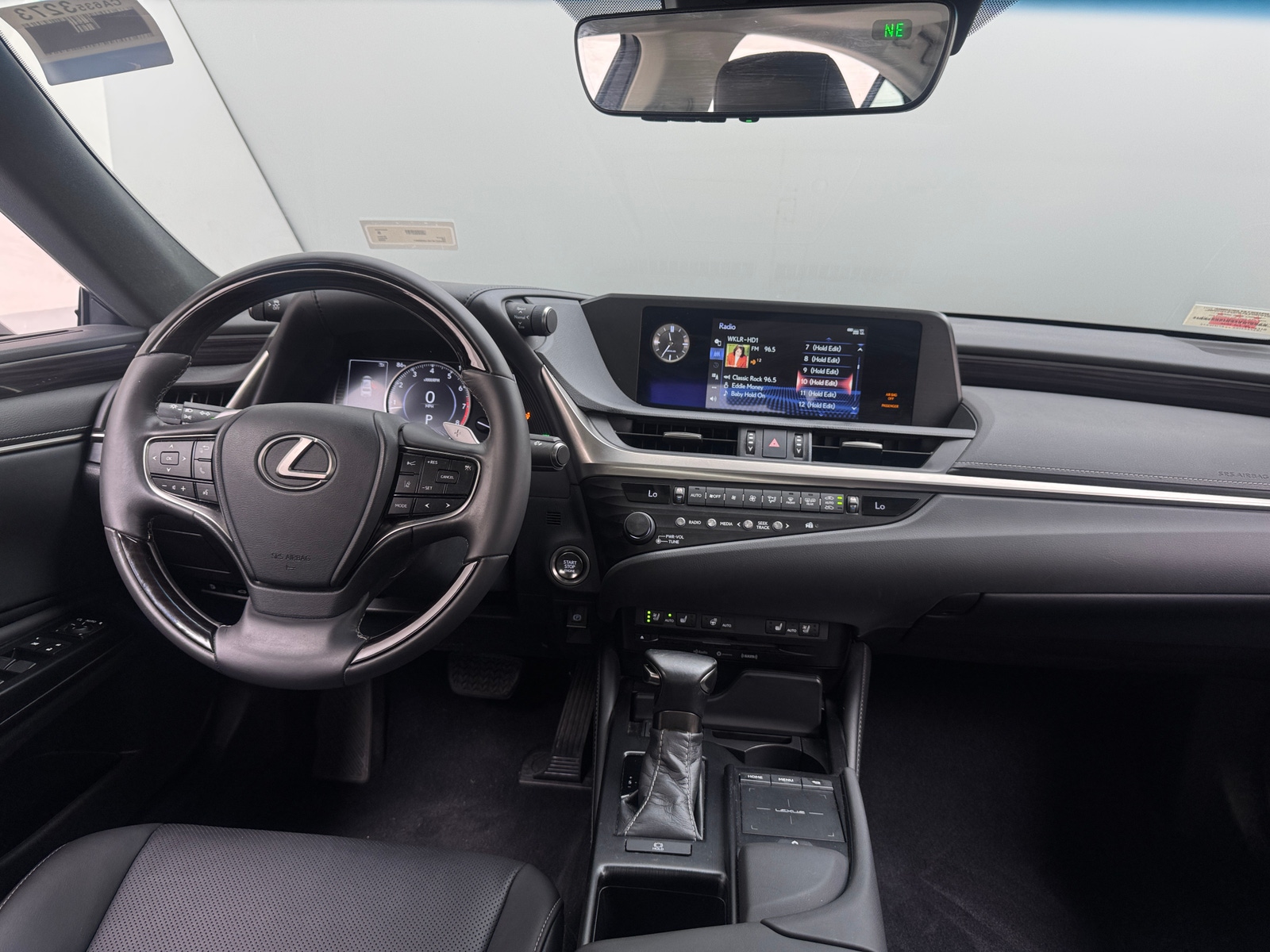Thumbnail: 2020 Lexus ES - 2