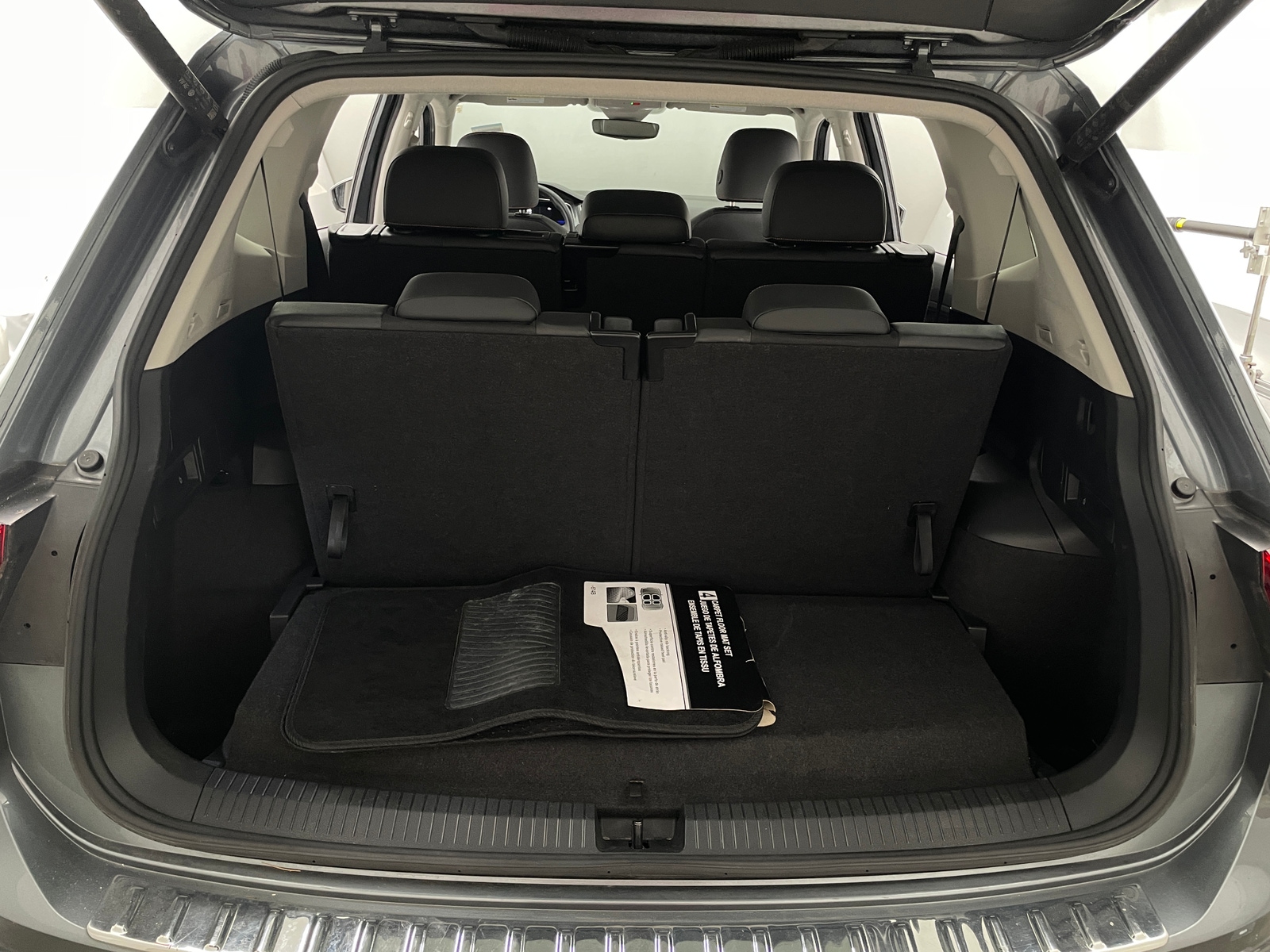 Thumbnail: 2024 Volkswagen Tiguan - 6
