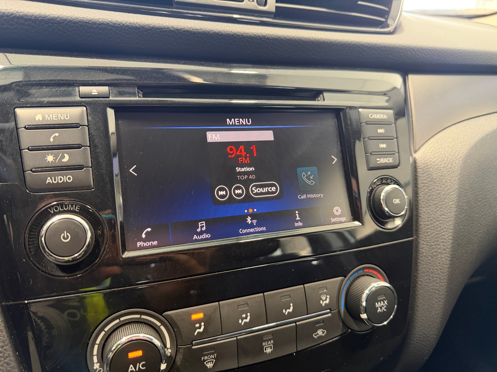 Thumbnail: 2019 Nissan Rogue Sport - 4