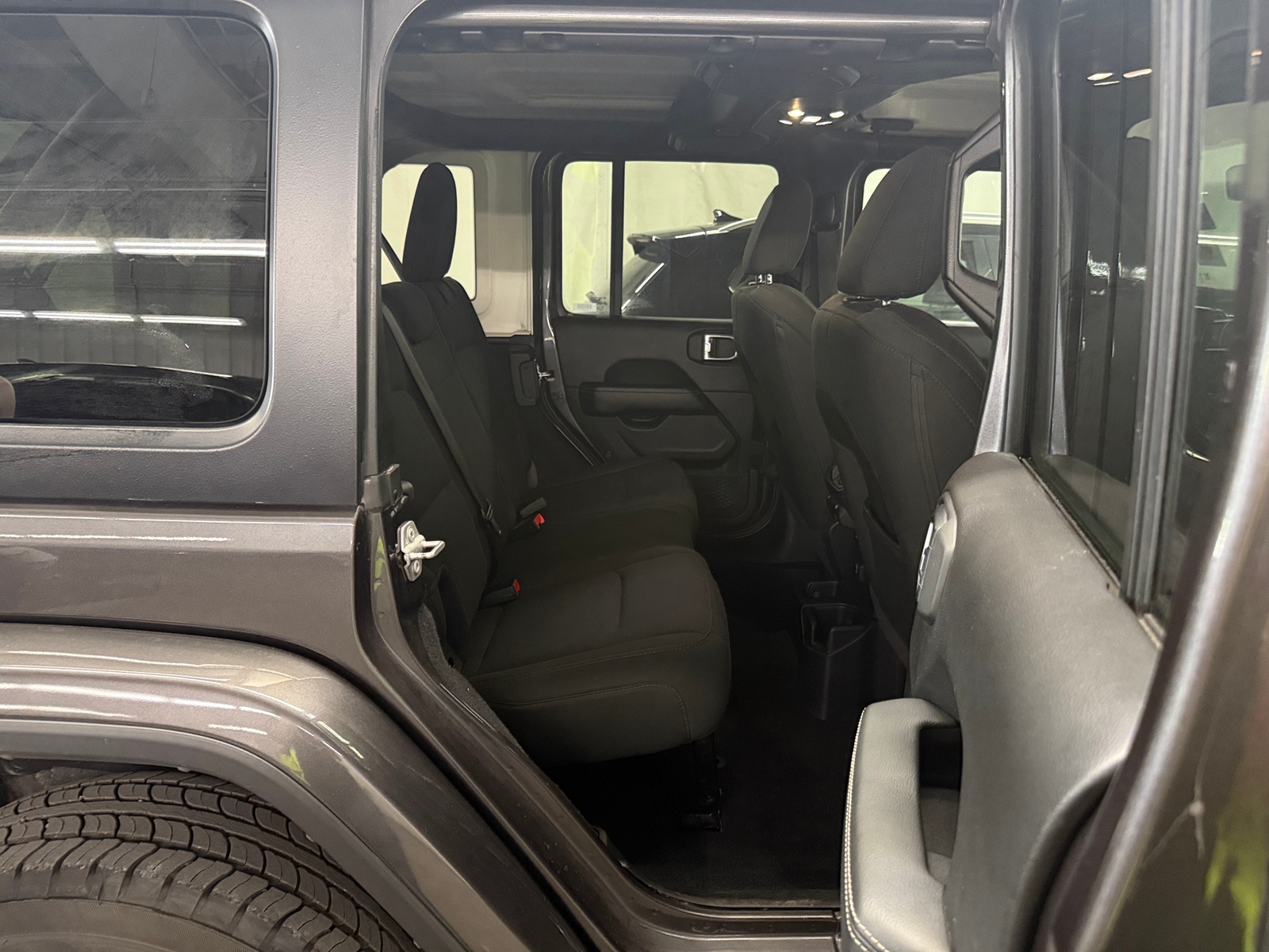 Thumbnail: 2020 Jeep Wrangler - 6