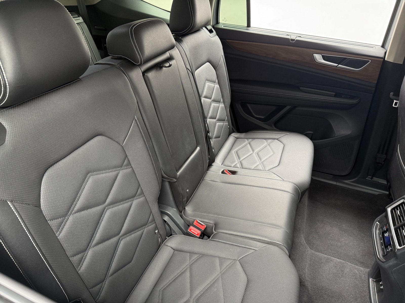 Thumbnail: 2026 Volkswagen Atlas - 5
