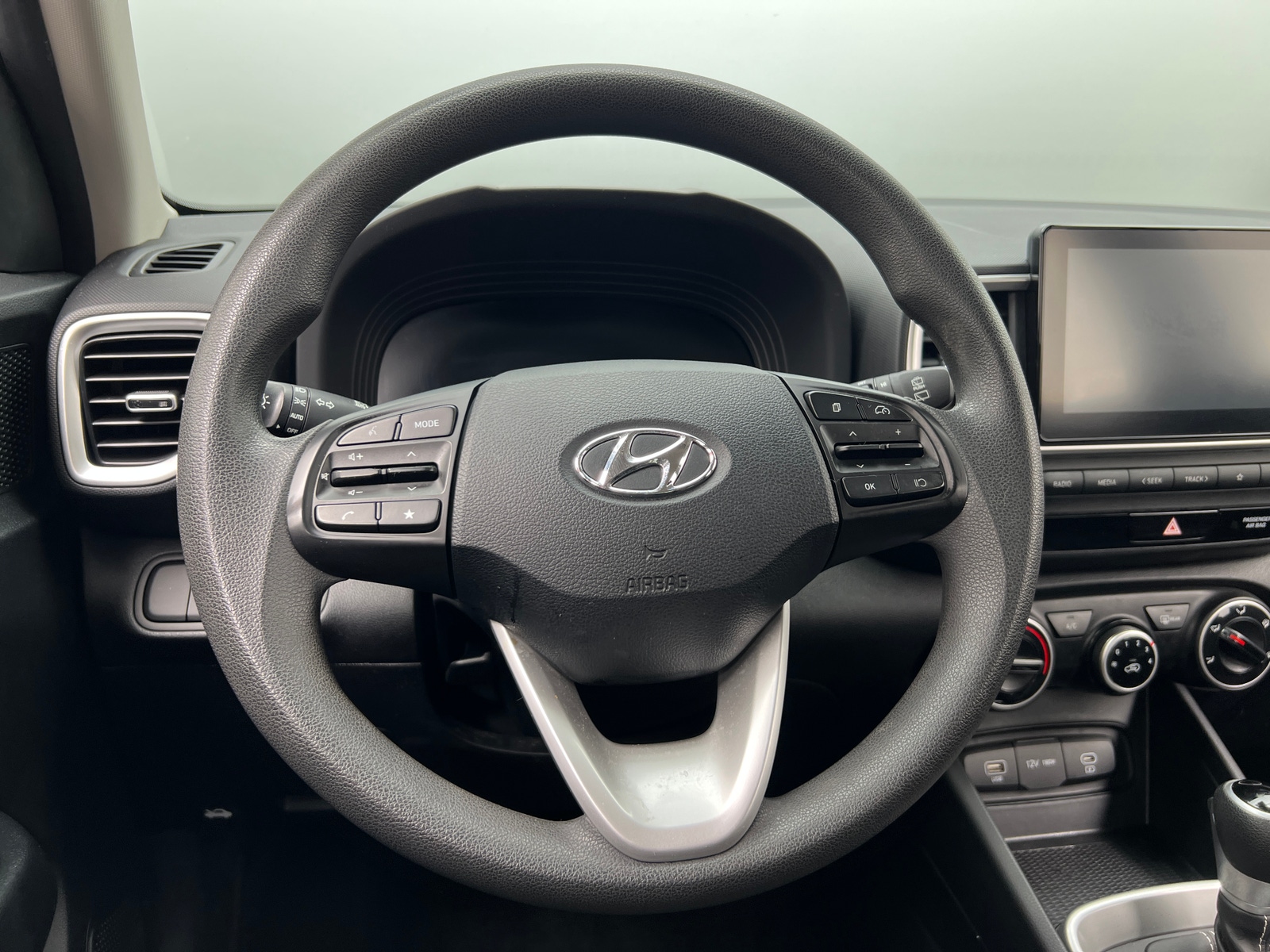 Thumbnail: 2023 Hyundai Venue - 5
