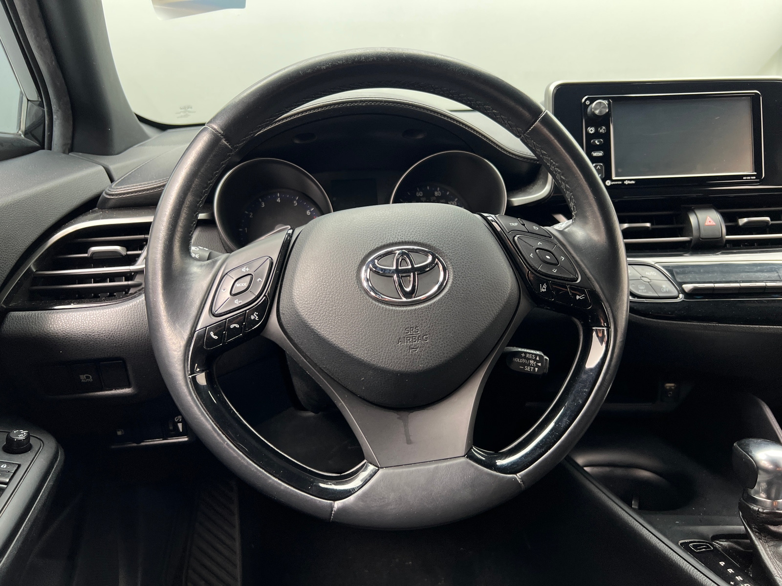 Thumbnail: 2018 Toyota C-HR - 5