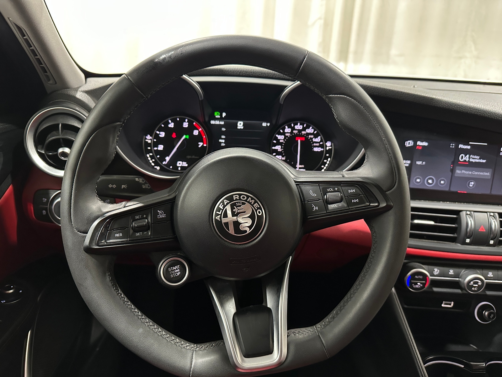 Thumbnail: 2020 Alfa Romeo Giulia - 4