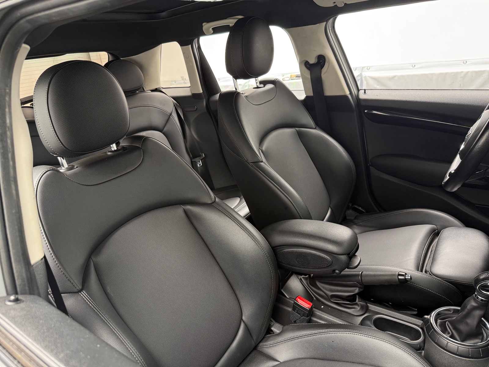 Thumbnail: 2016 MINI Cooper Hardtop - 2