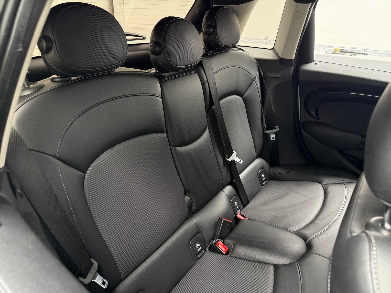 Thumbnail: 2016 MINI Cooper Hardtop - 6