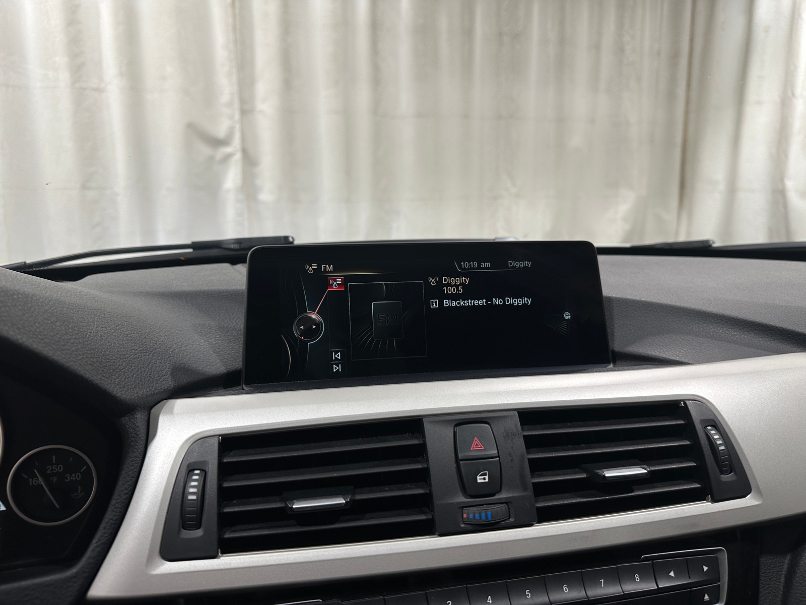 Thumbnail: 2016 BMW 3 Series - 3