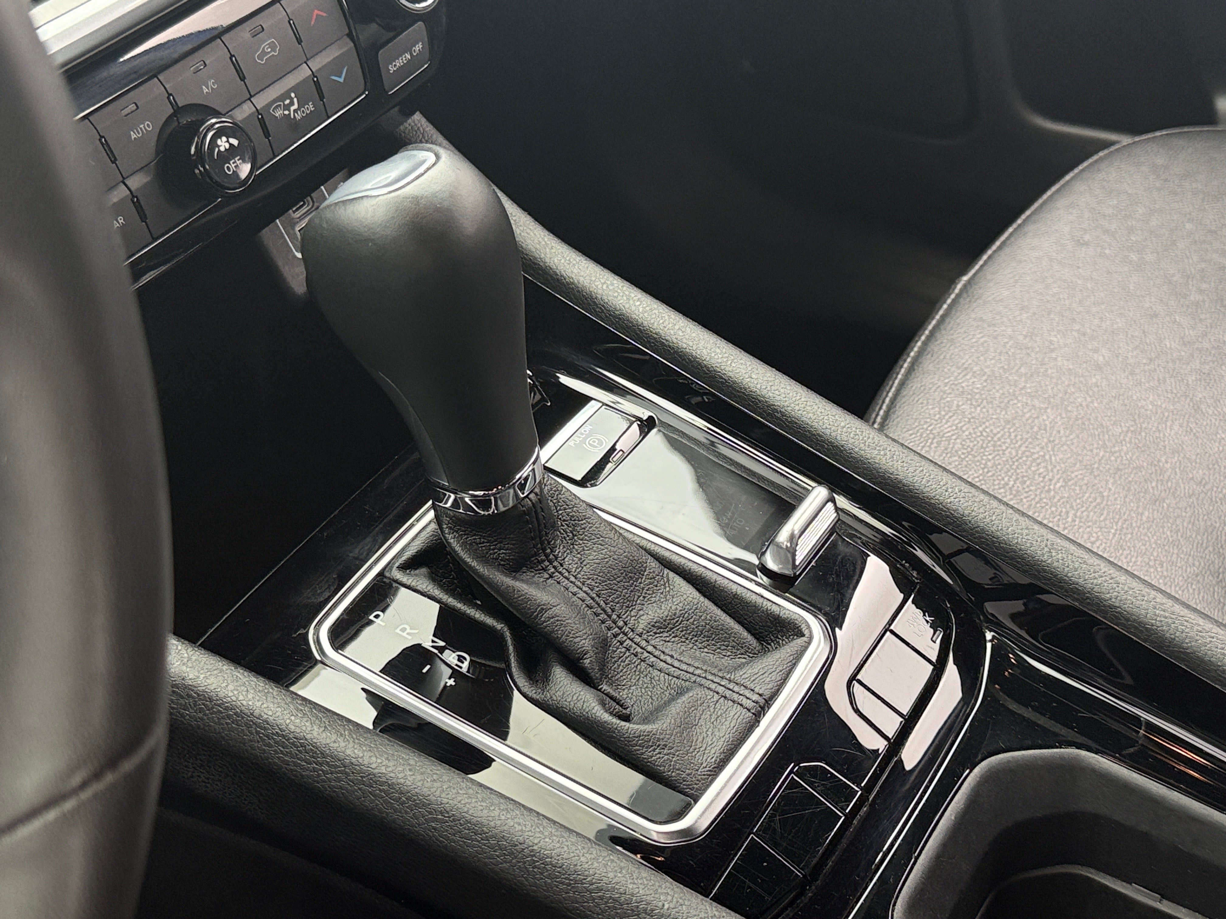 2025 Jeep Compass Limited - Photo 4