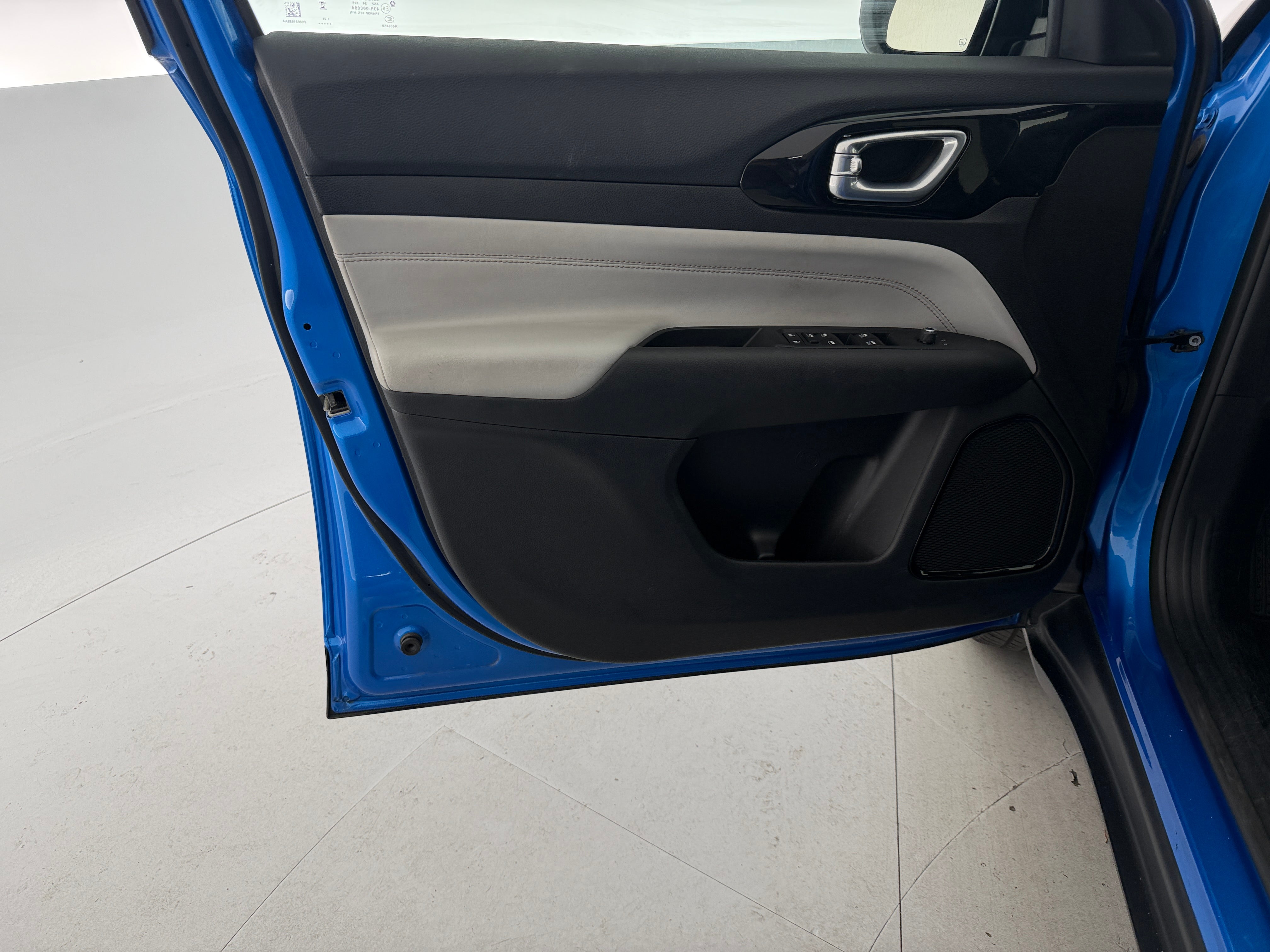 2025 Jeep Compass Limited - Photo 2