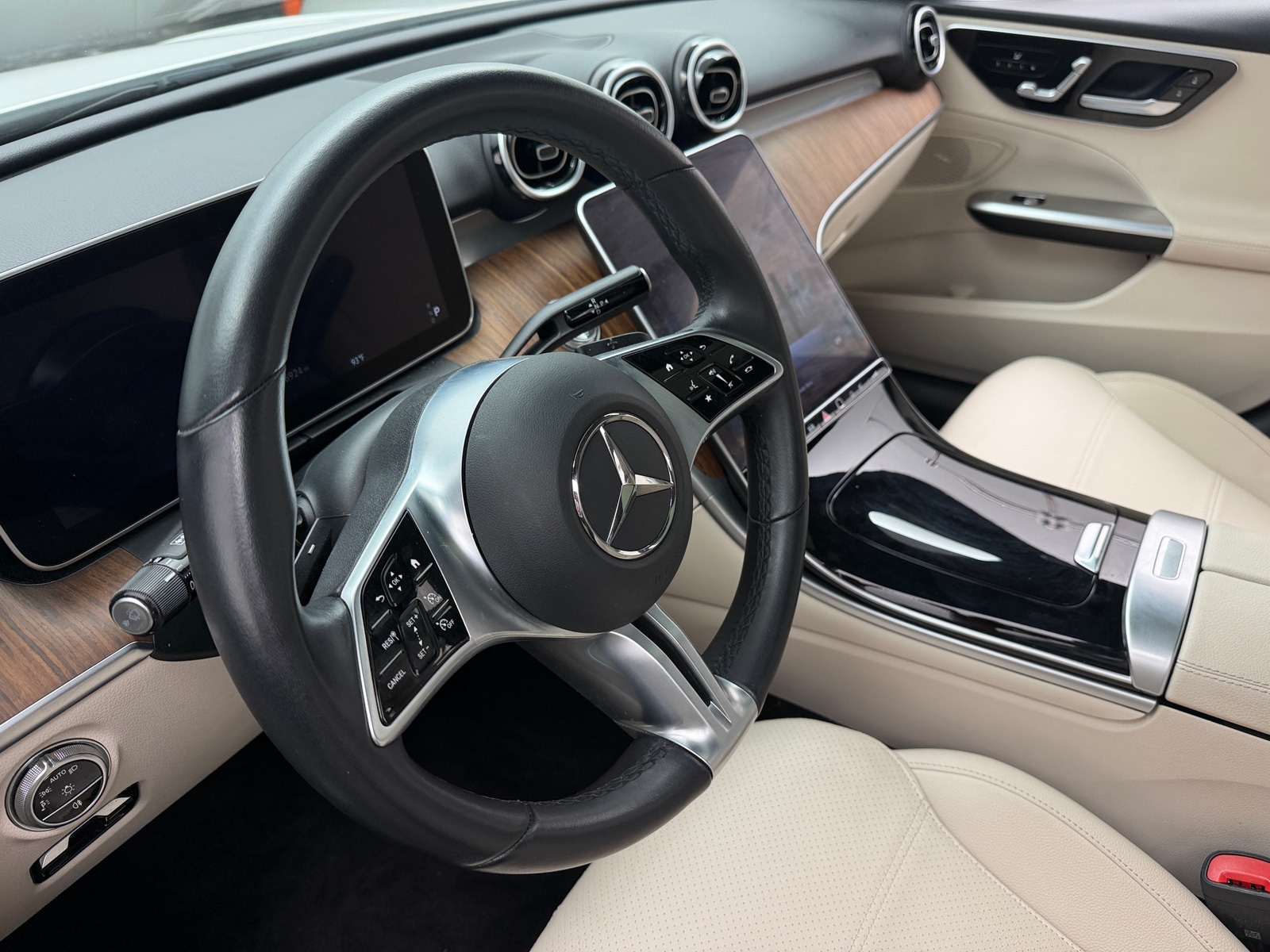 Thumbnail: 2024 Mercedes-Benz C-Class - 4