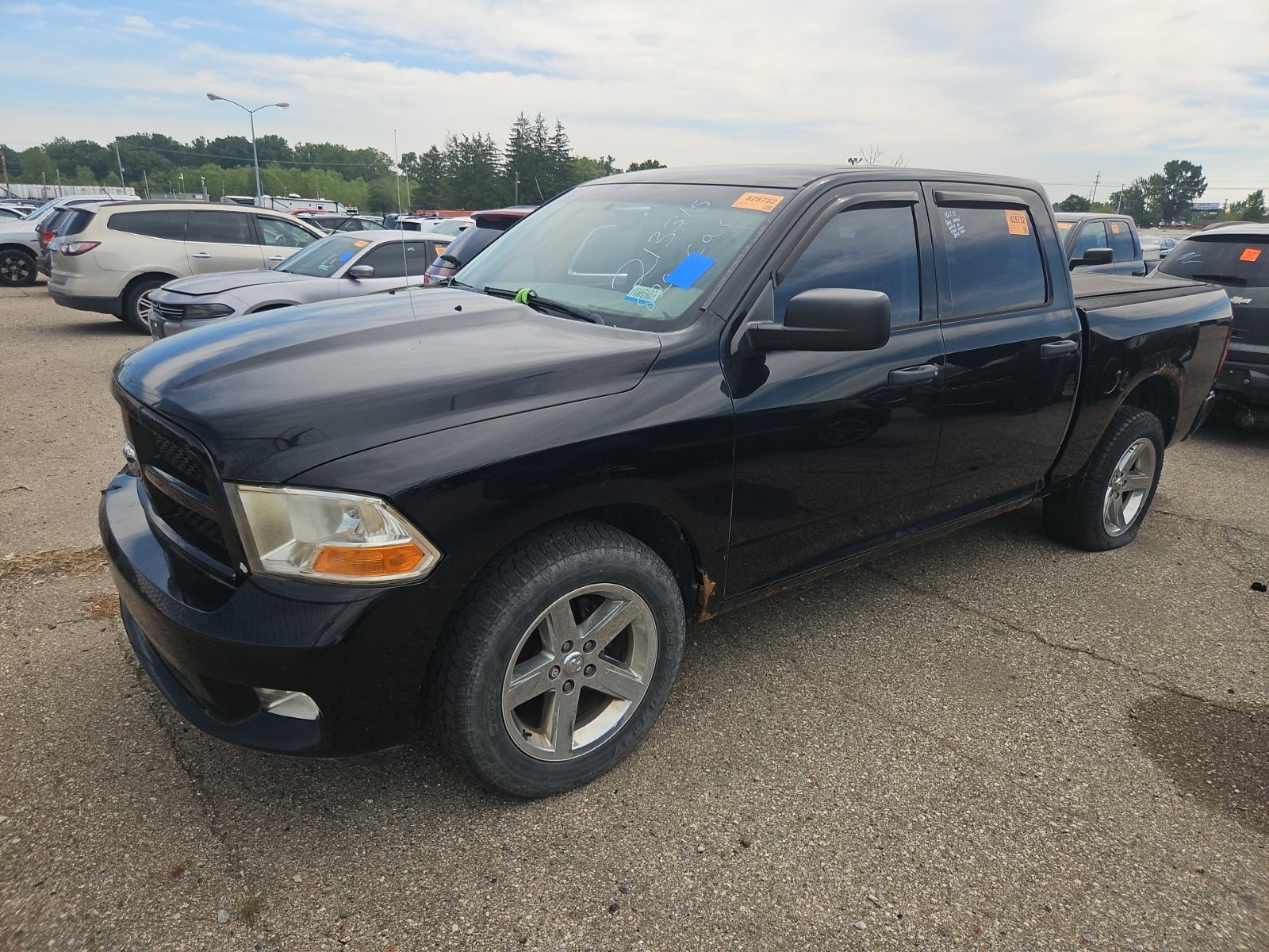 2012 Ram 1500 4WD Crew Cab 140.5" Express