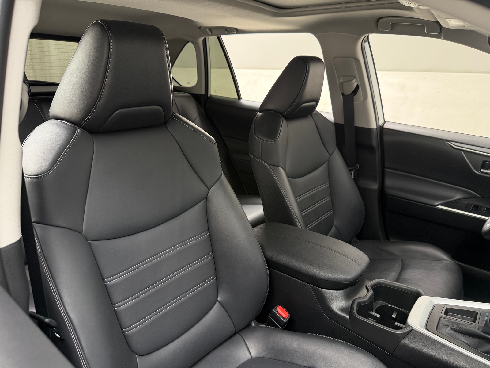 Thumbnail: 2022 Toyota RAV4 - 2