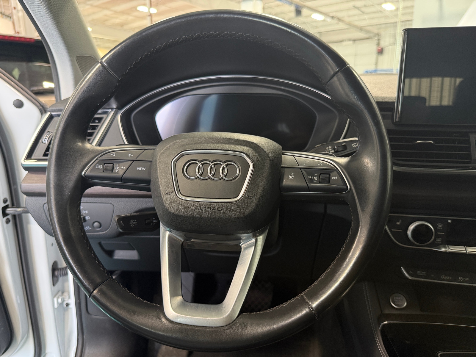 Thumbnail: 2023 Audi Q5 - 4