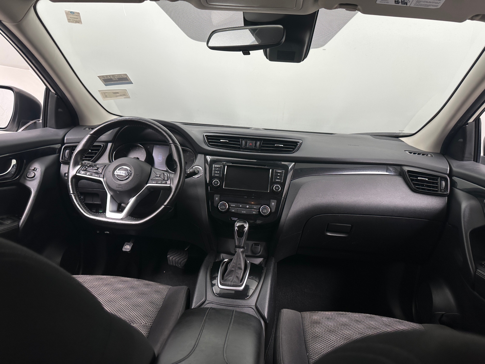 Thumbnail: 2022 Nissan Rogue Sport - 3
