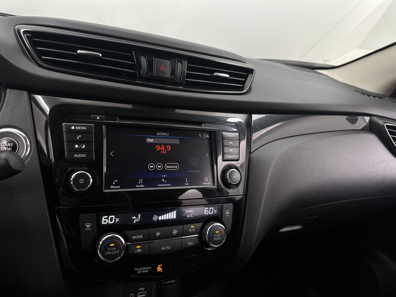 Thumbnail: 2022 Nissan Rogue Sport - 4
