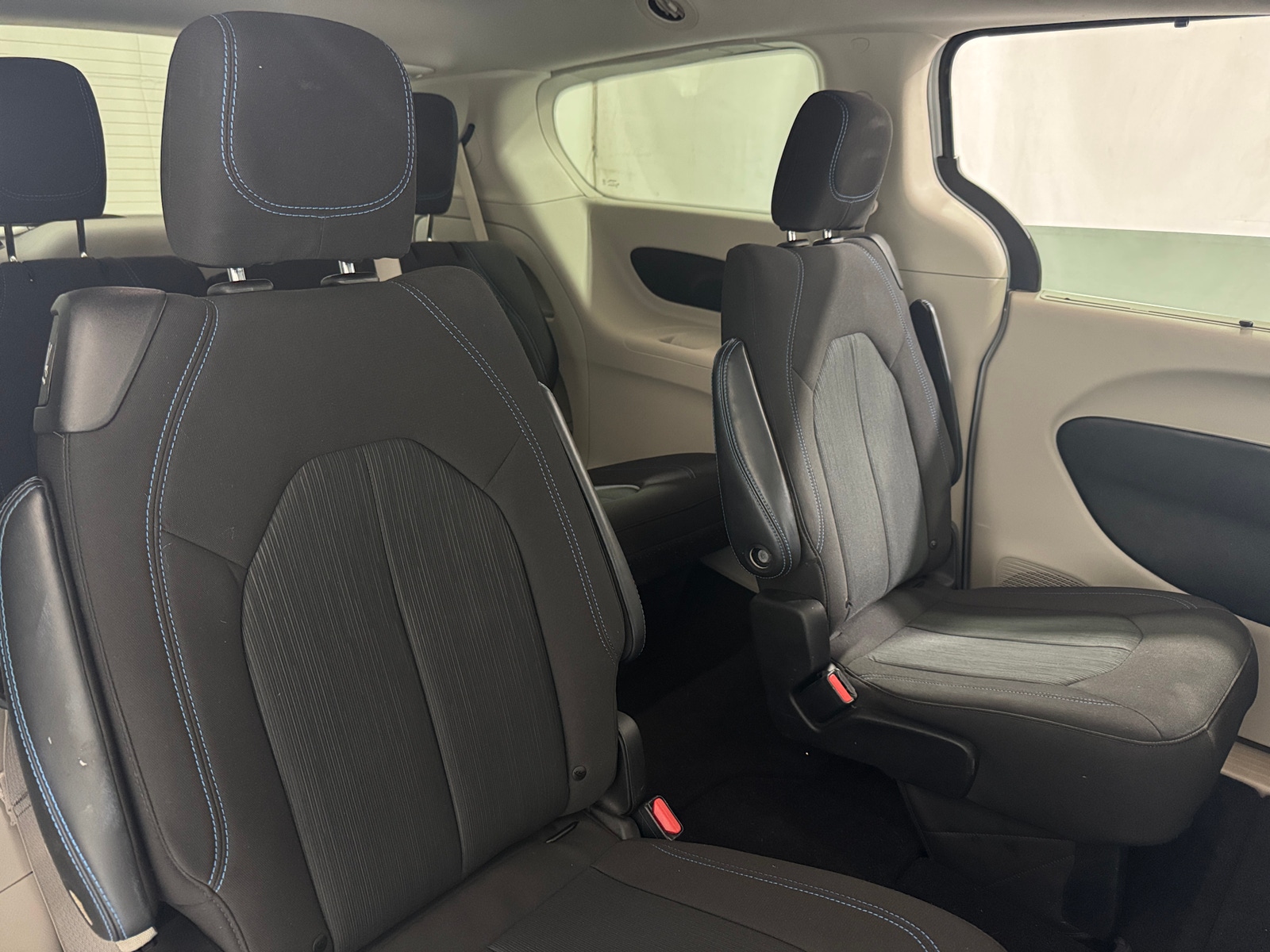 Thumbnail: 2021 Chrysler Pacifica - 6