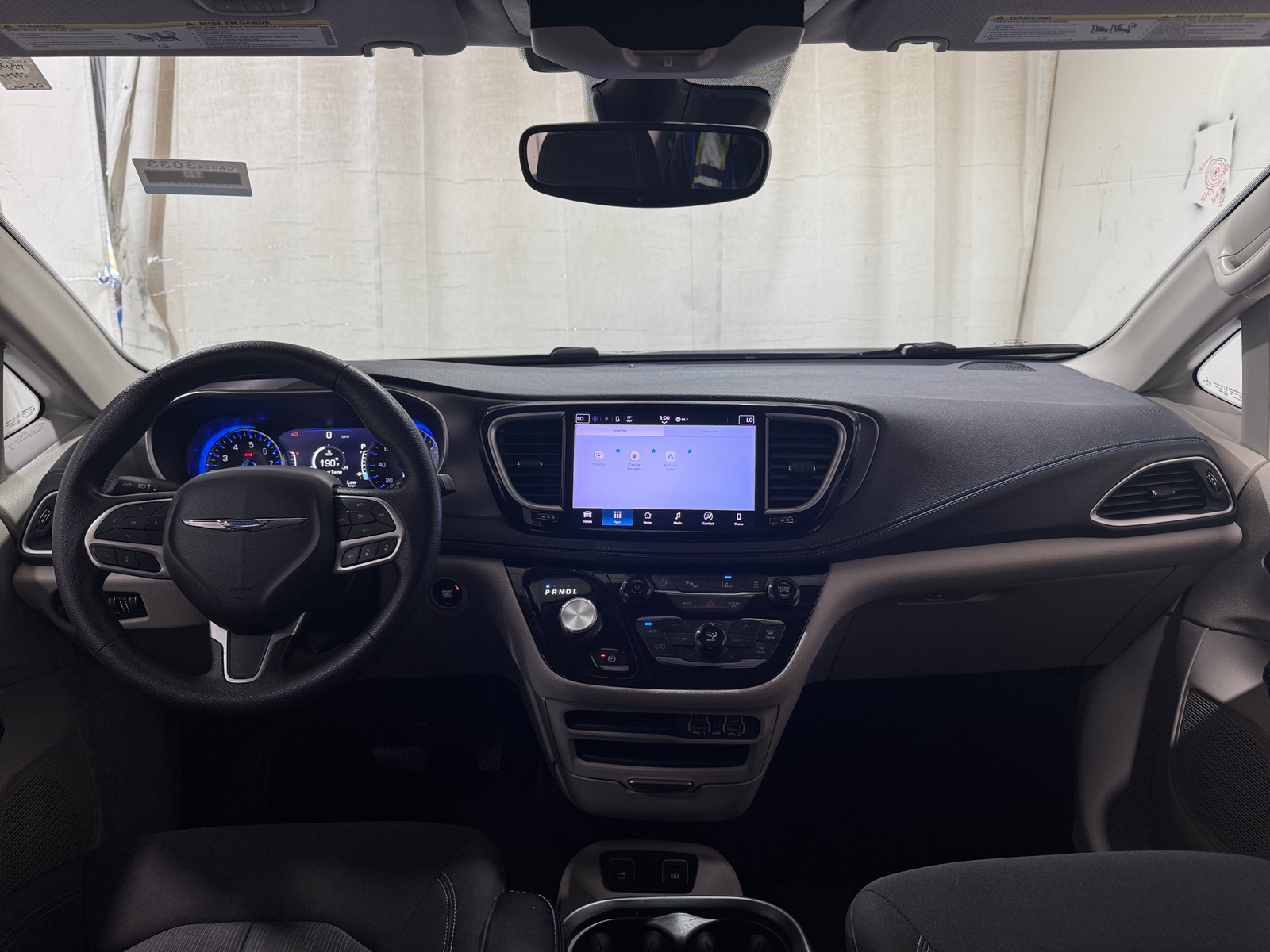 Thumbnail: 2021 Chrysler Pacifica - 3