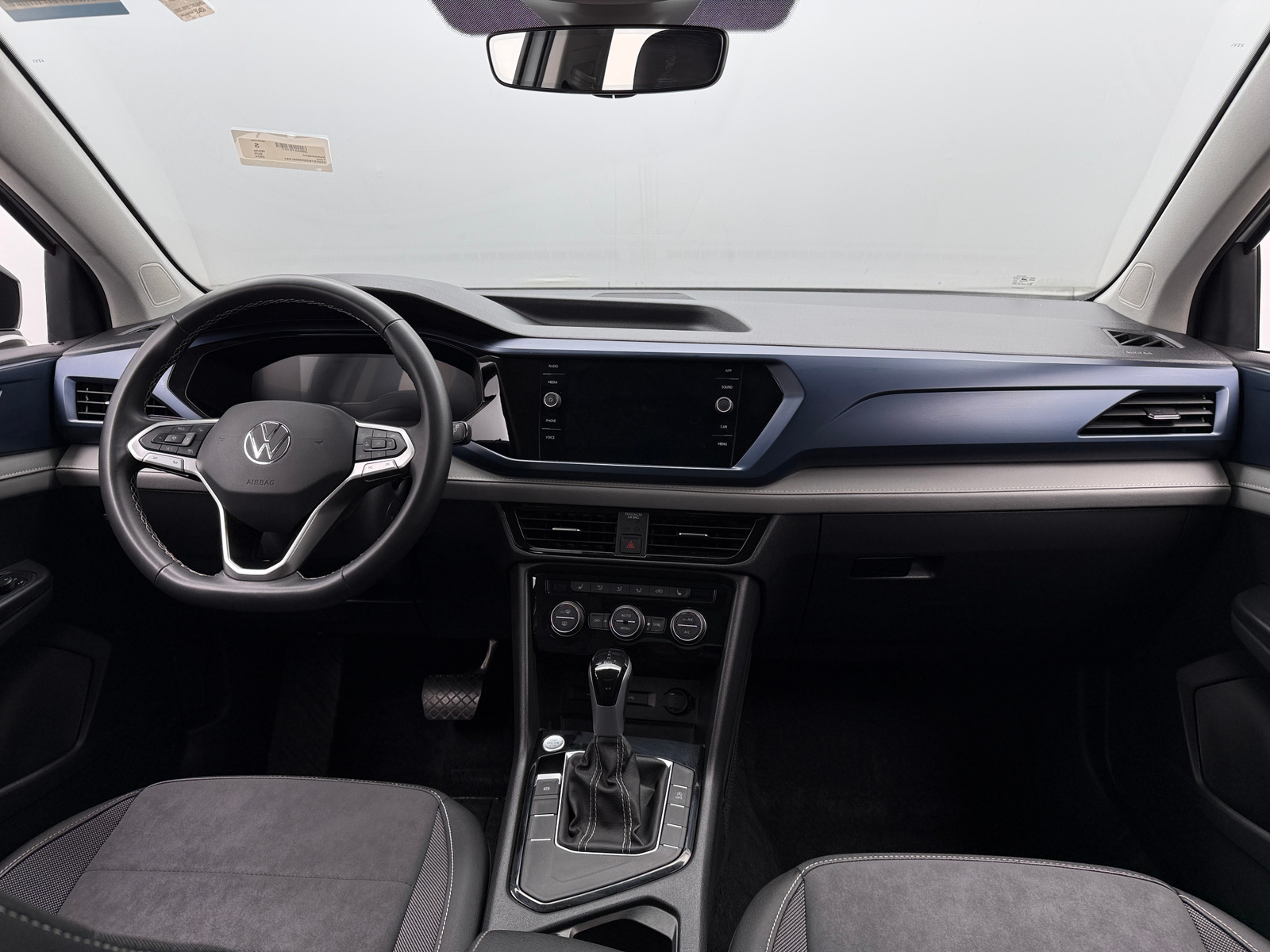 Thumbnail: 2024 Volkswagen Taos - 3