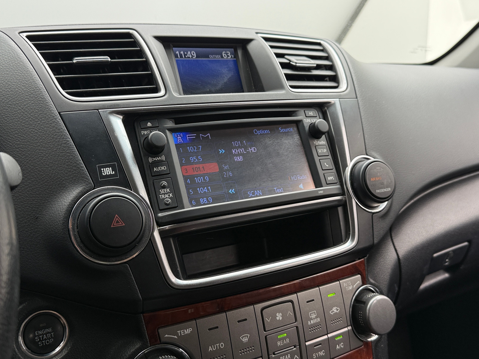 Thumbnail: 2013 Toyota Highlander - 4