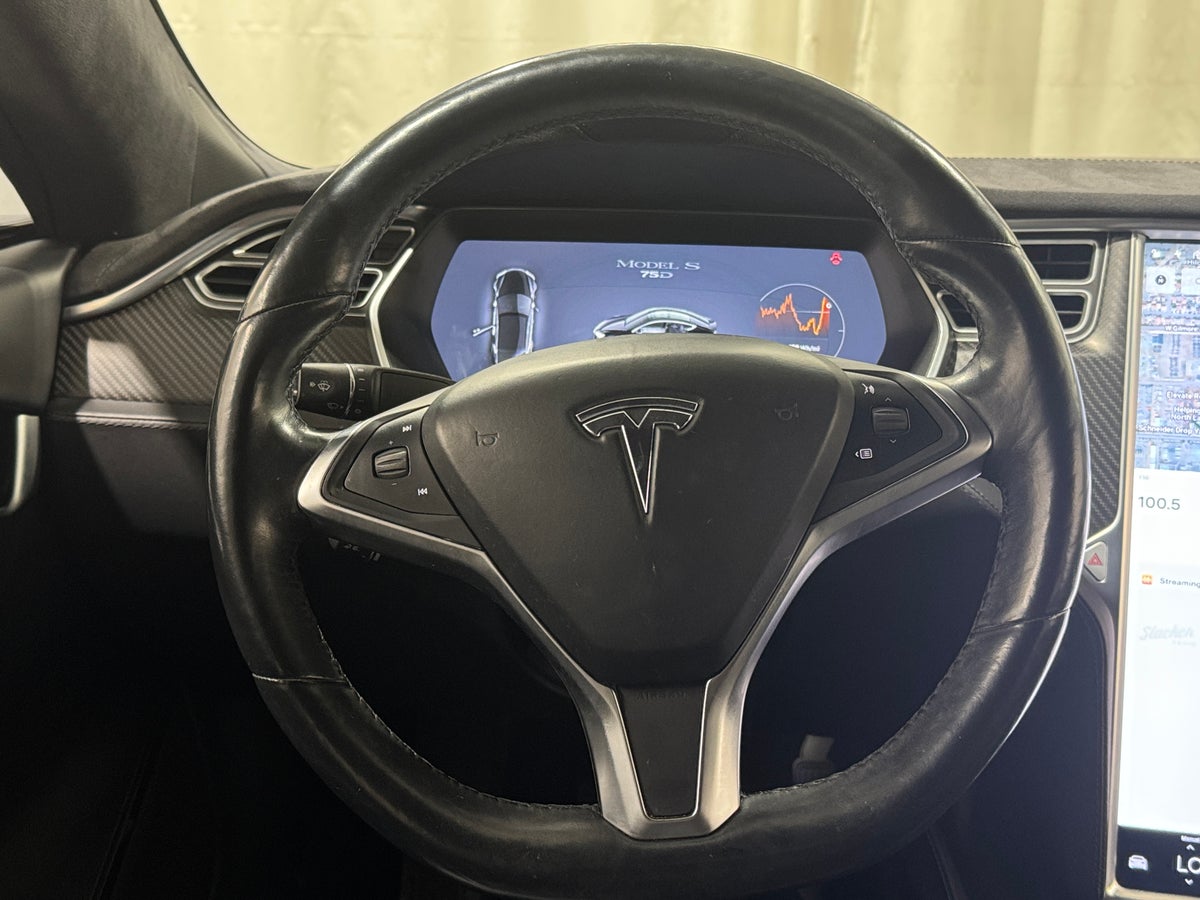 2016 Tesla Model S 60D in Obsidian Black Metallic — photo 2