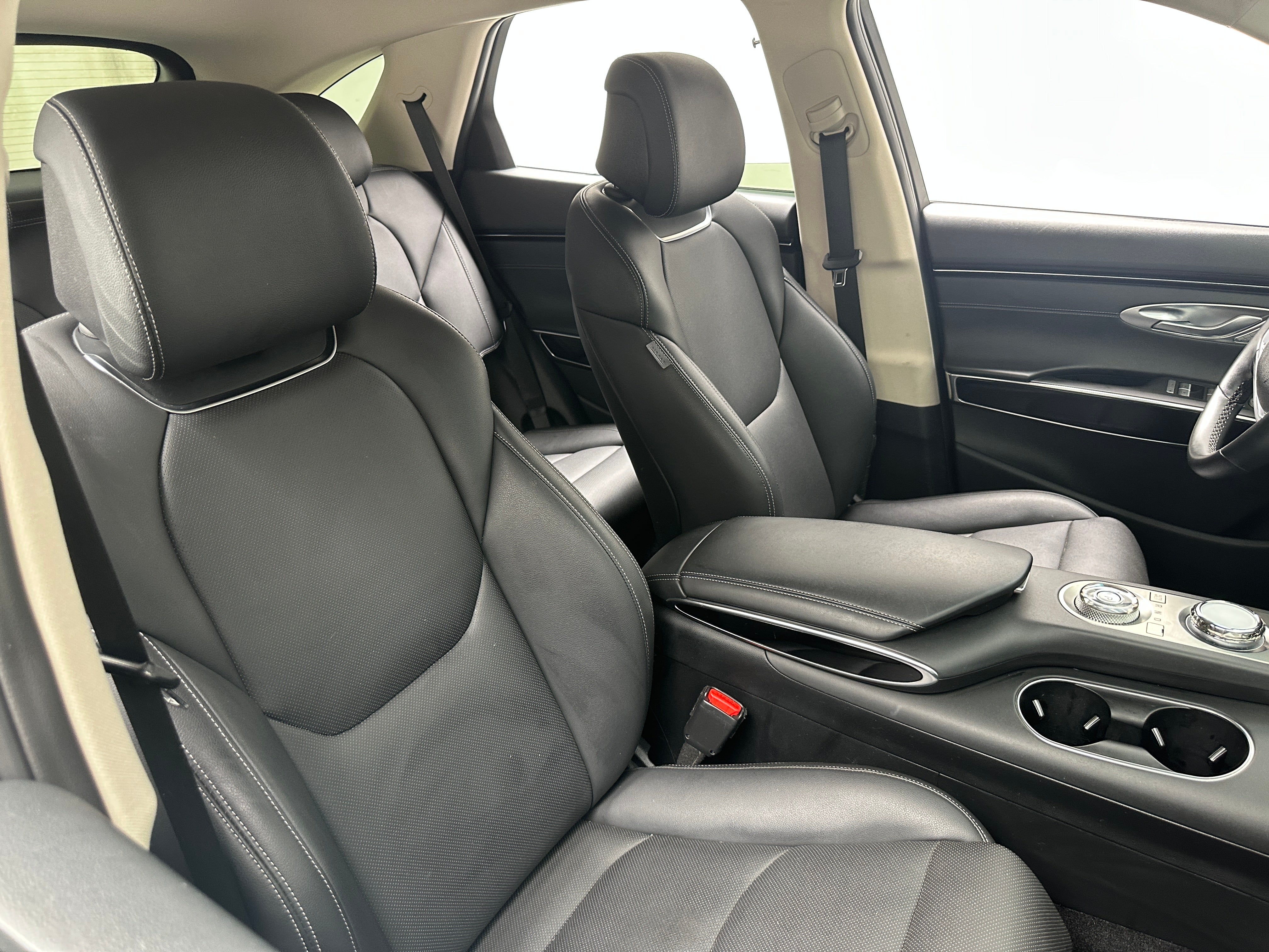 2025 Genesis Gv70