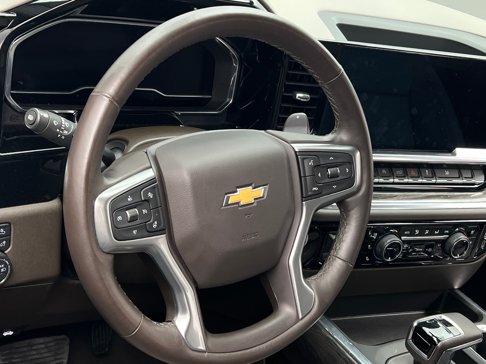 Thumbnail: 2023 Chevrolet Silverado 1500 - 4