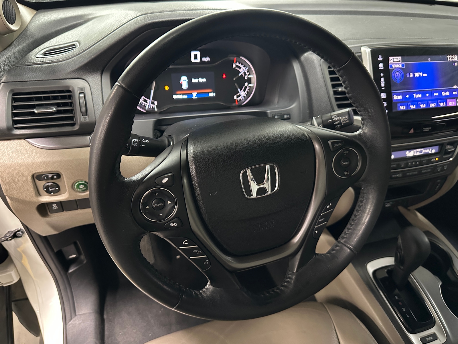 Thumbnail: 2017 Honda Pilot - 4