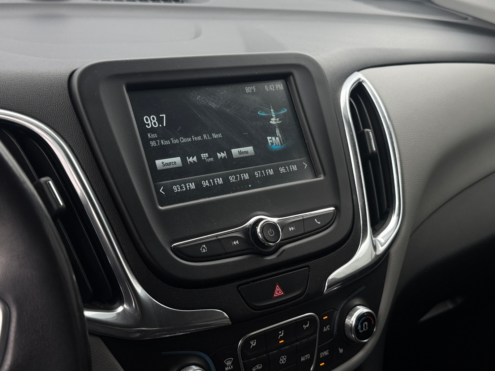 Thumbnail: 2018 Chevrolet Equinox - 4