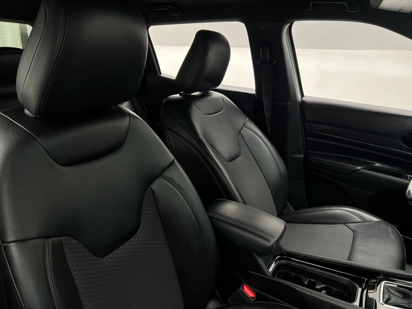 Thumbnail: 2022 Jeep Compass - 2