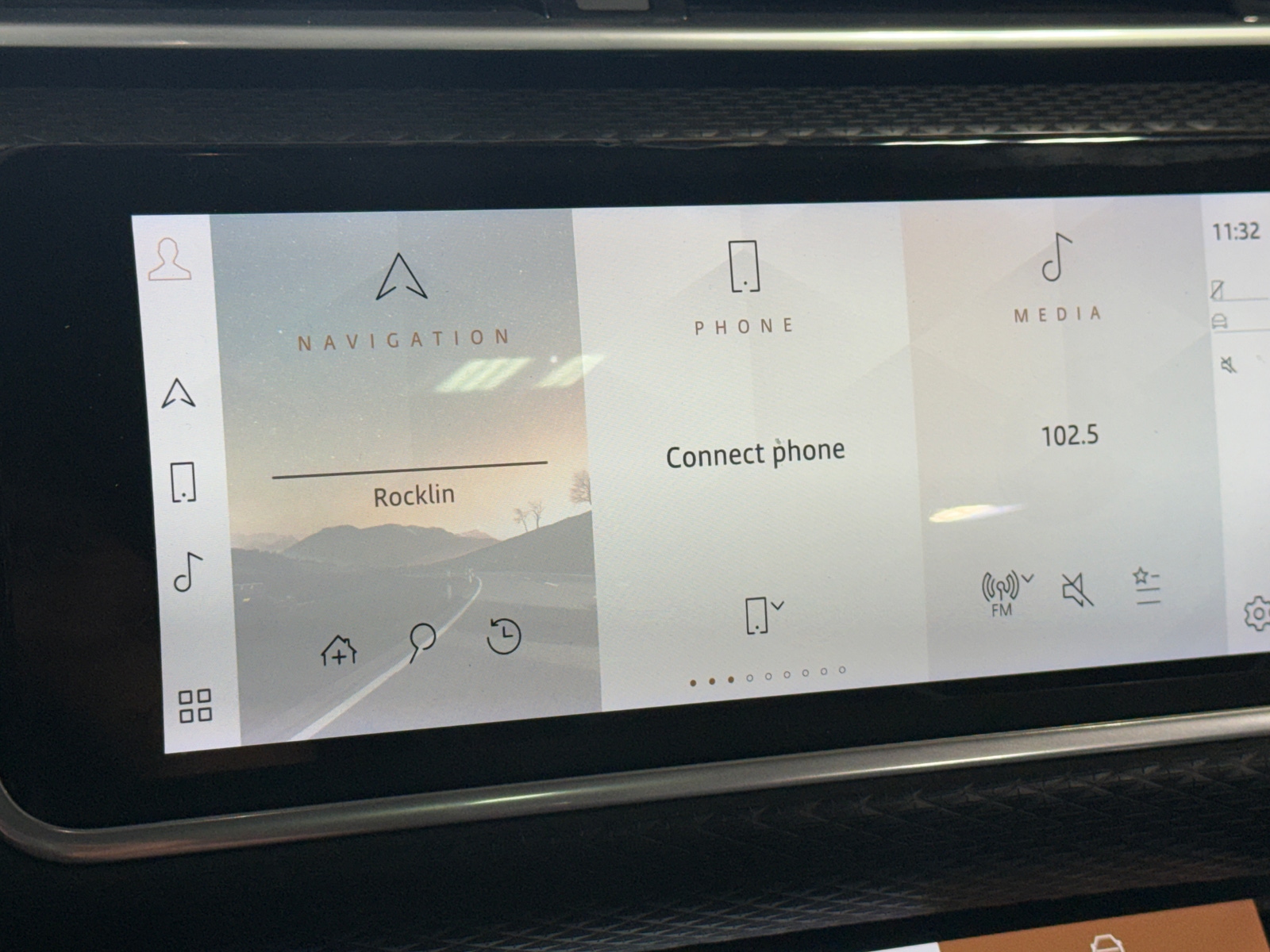 Thumbnail: 2021 Land Rover Range Rover Velar - 4