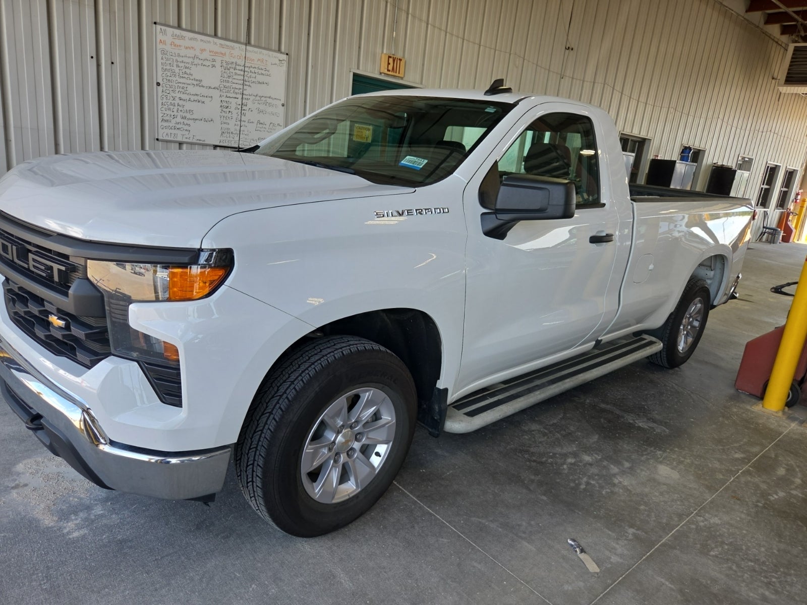 2025 Chevrolet Silverado 1500 2WD Reg Cab 140" Work Truck