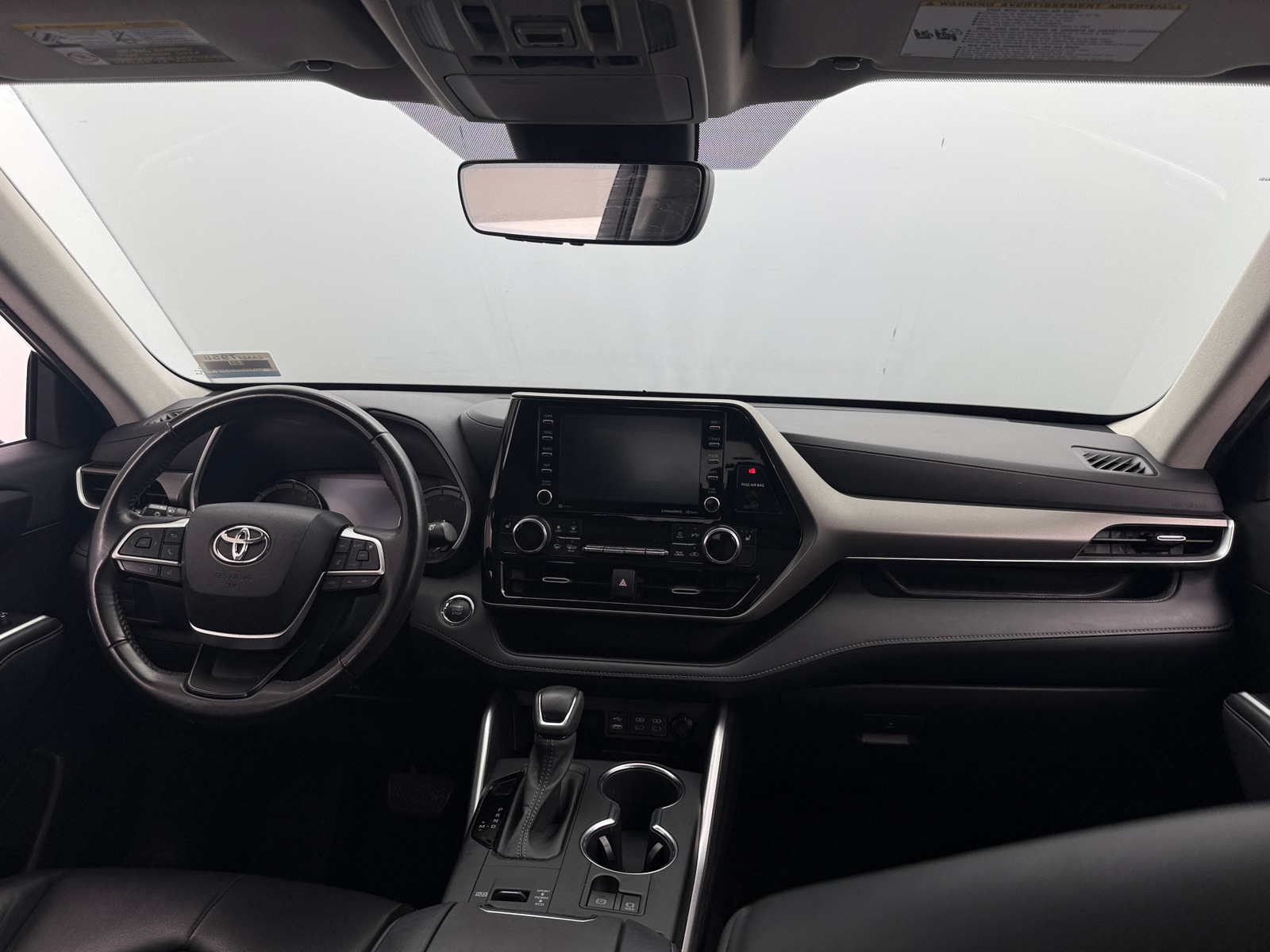 Thumbnail: 2022 Toyota Highlander - 3