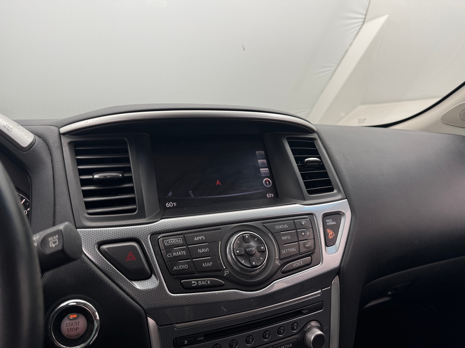 Thumbnail: 2017 Nissan Pathfinder - 3