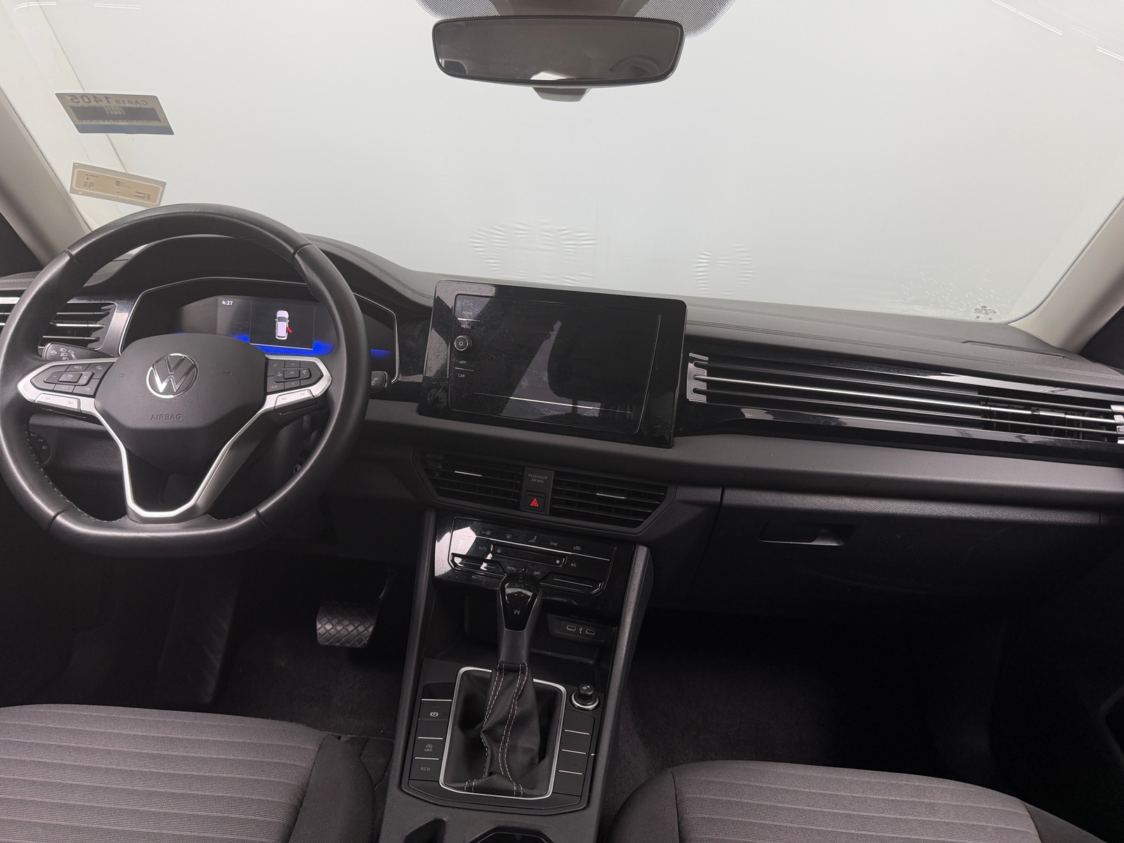 Thumbnail: 2025 Volkswagen Jetta - 3