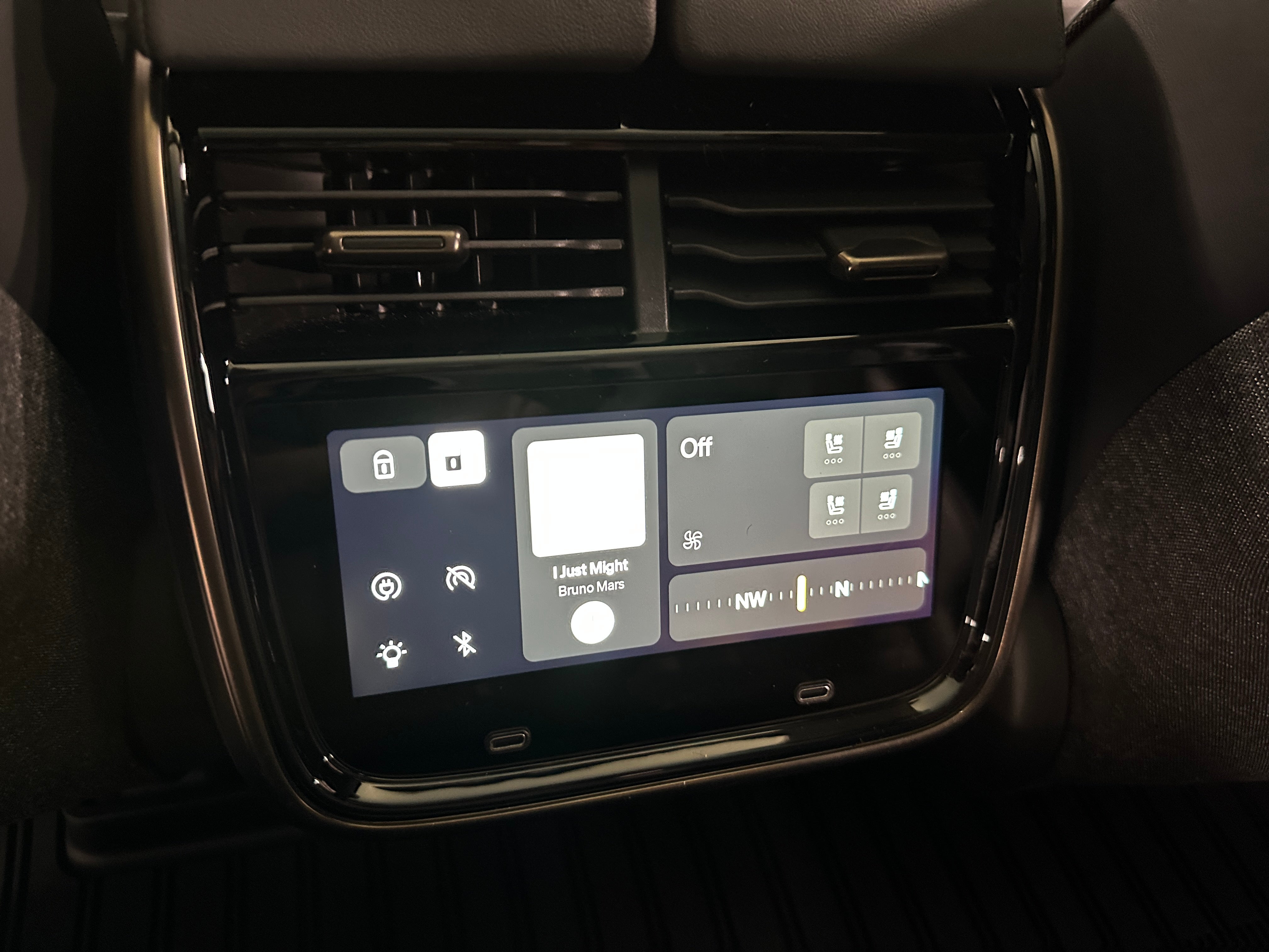 2026 Rivian R1S Base