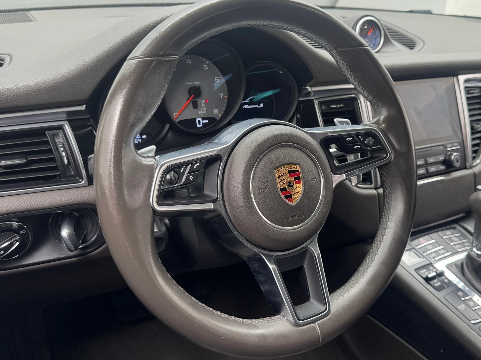 Thumbnail: 2018 Porsche Macan - 4