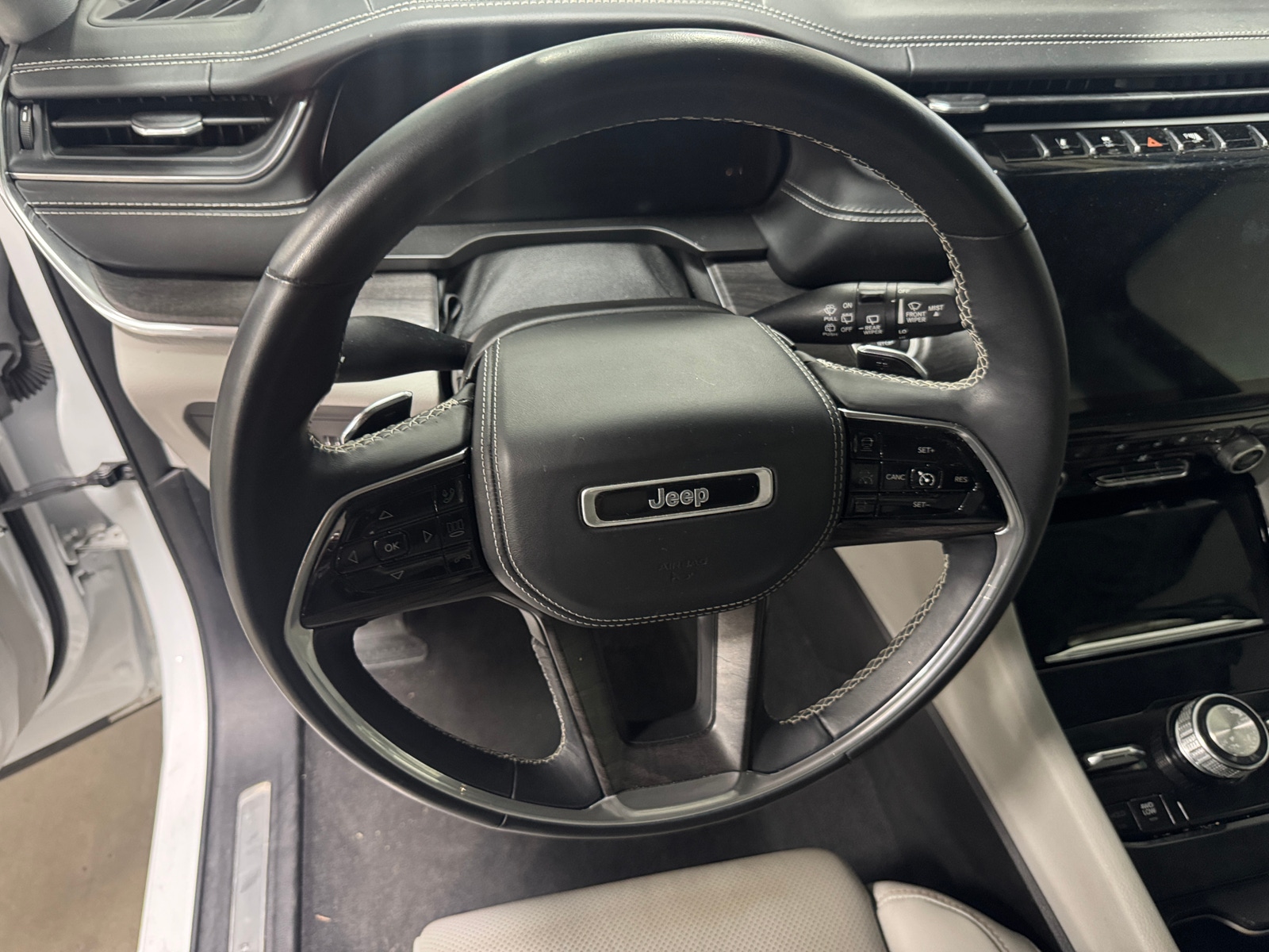 Thumbnail: 2021 Jeep Grand Cherokee L - 4