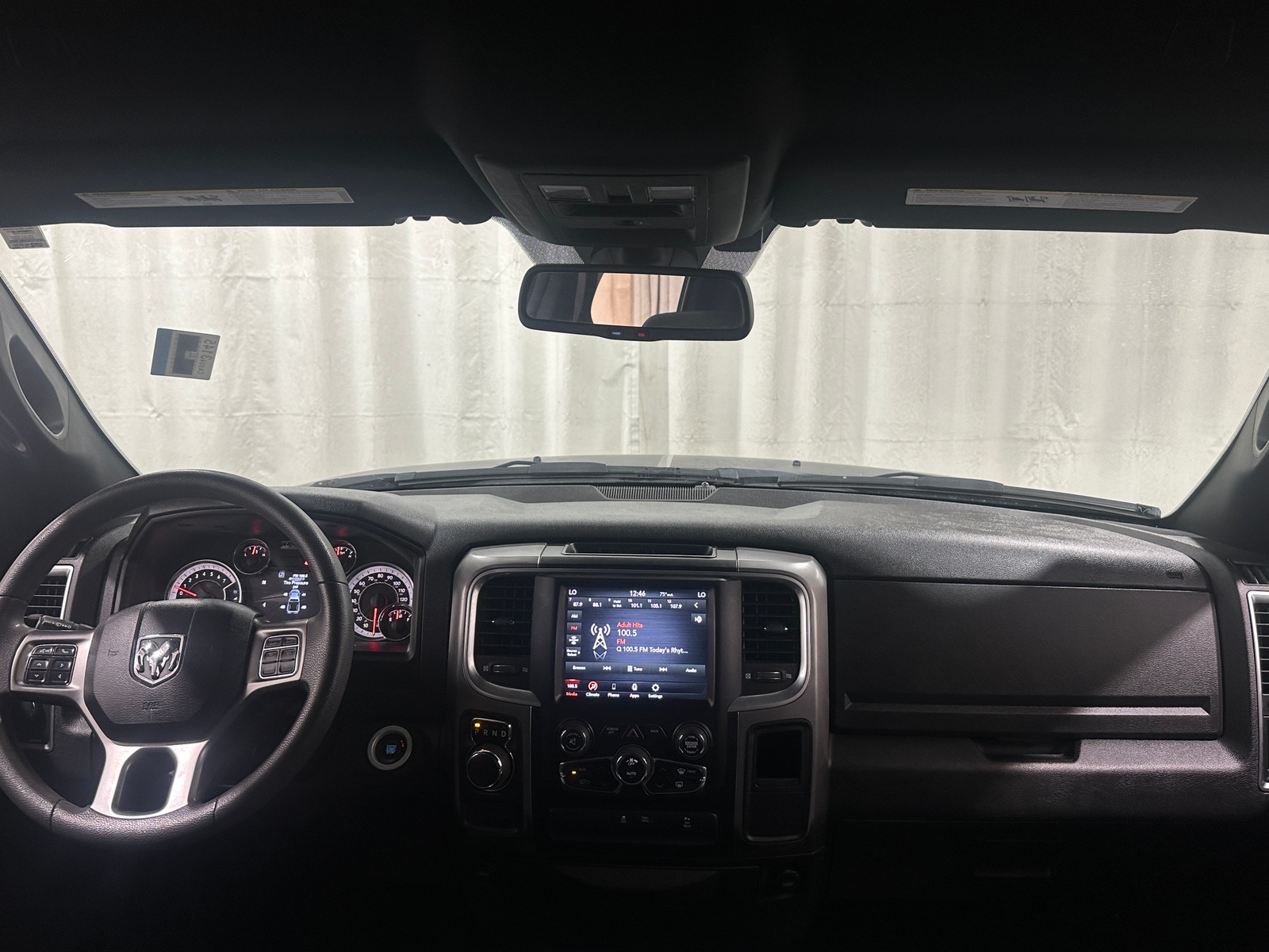Thumbnail: 2021 RAM 1500 Classic - 3