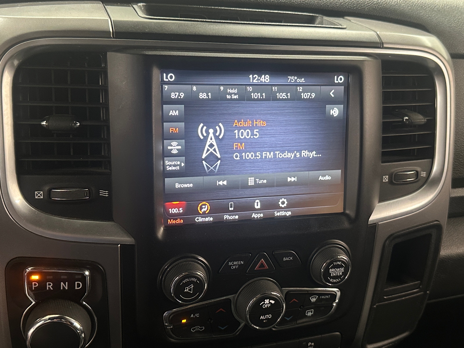 Thumbnail: 2021 RAM 1500 Classic - 4