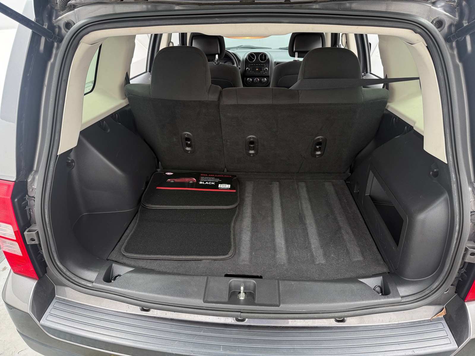 Thumbnail: 2015 Jeep Patriot - 7