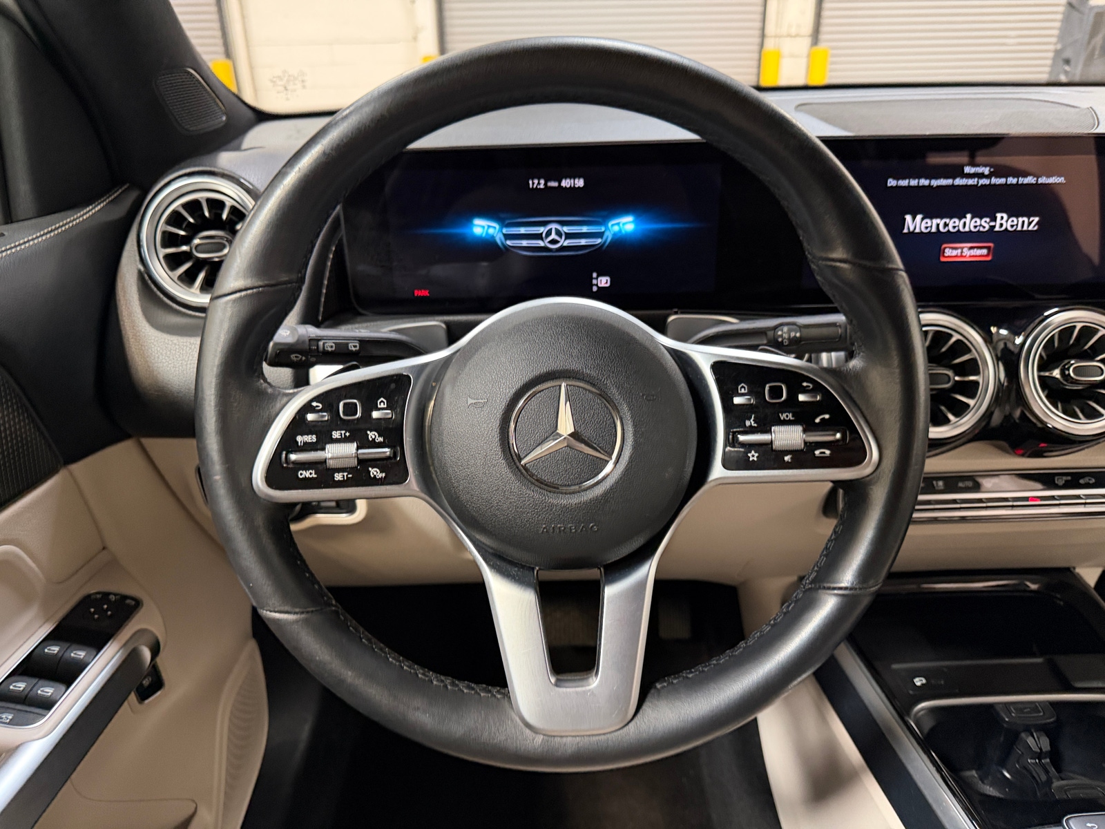 Thumbnail: 2022 Mercedes-Benz GLB - 4